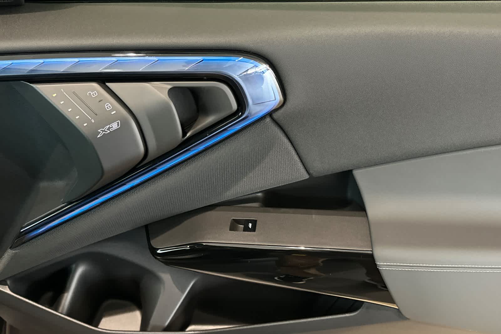 Thumbnail: 2025 BMW X3 - 19