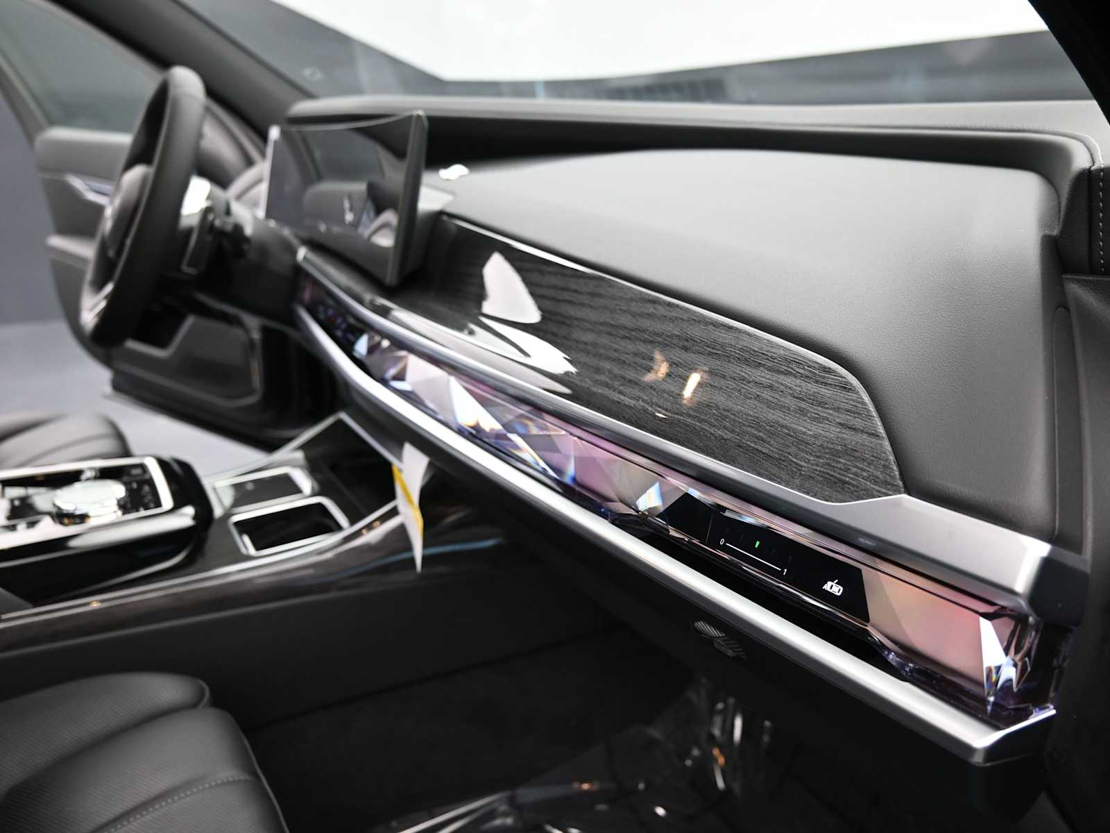 Thumbnail: 2026 BMW 7 Series - 15