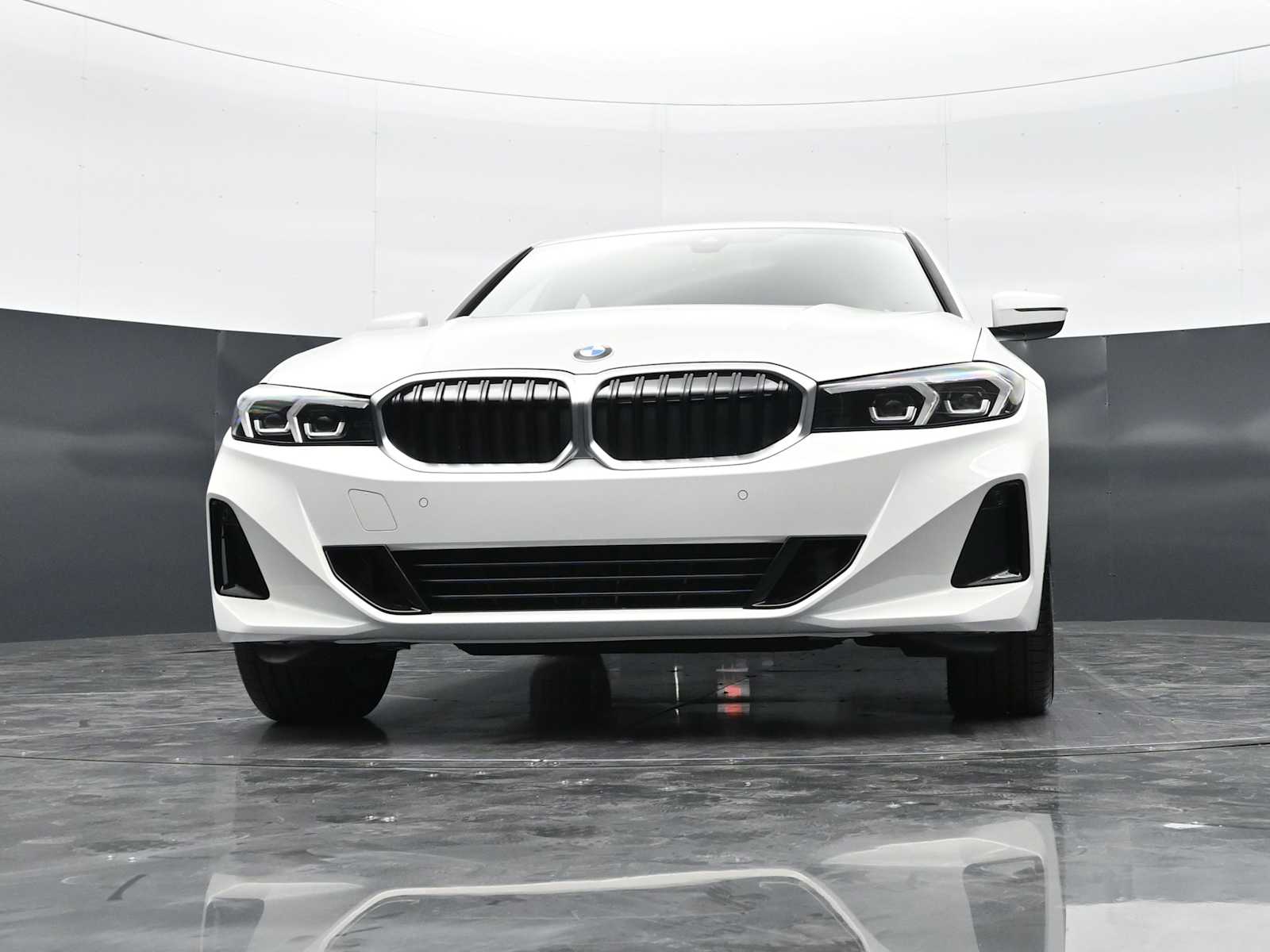Thumbnail: 2026 BMW 3 Series - 26