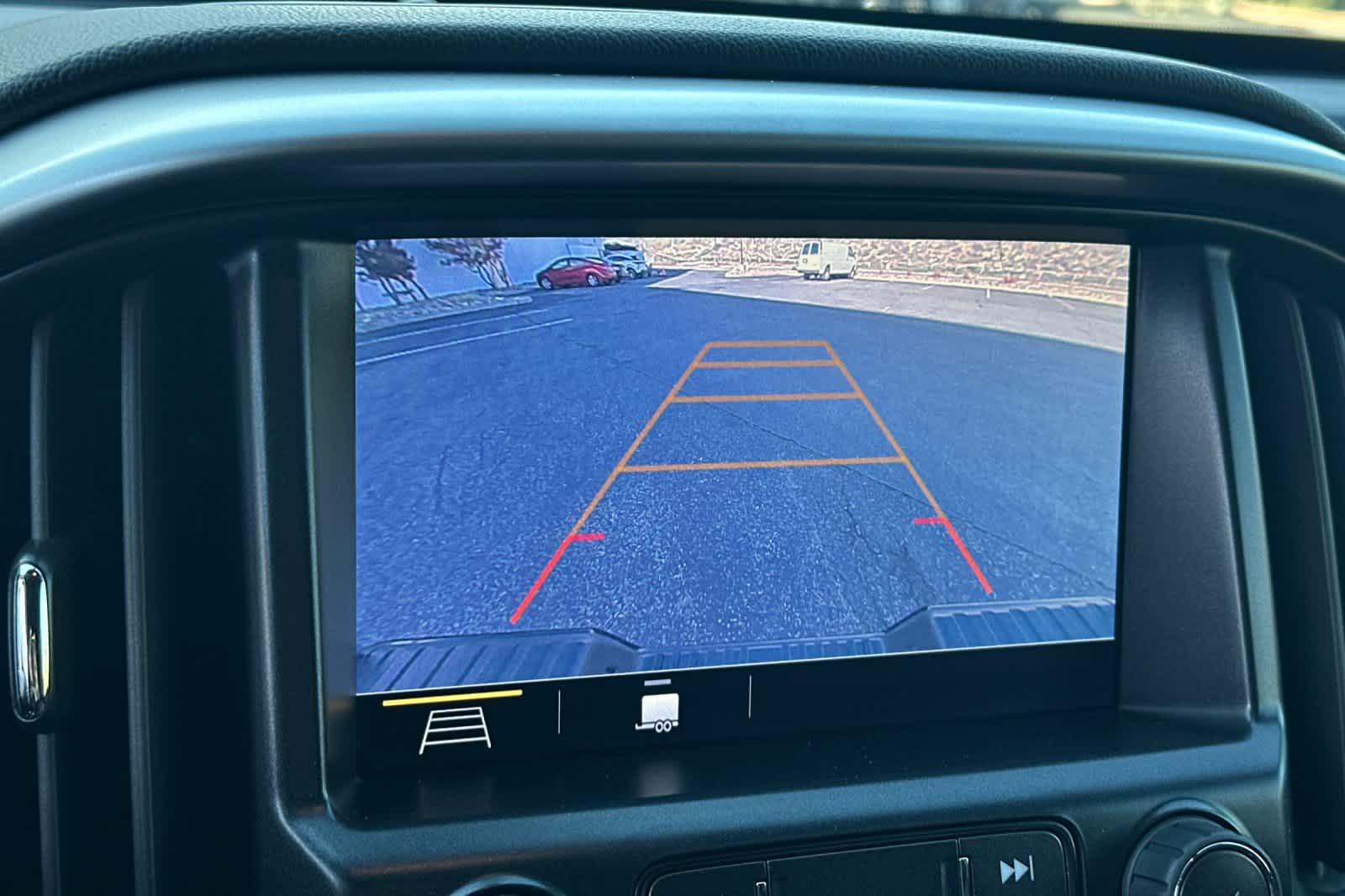 Thumbnail: 2022 Chevrolet Colorado - 22