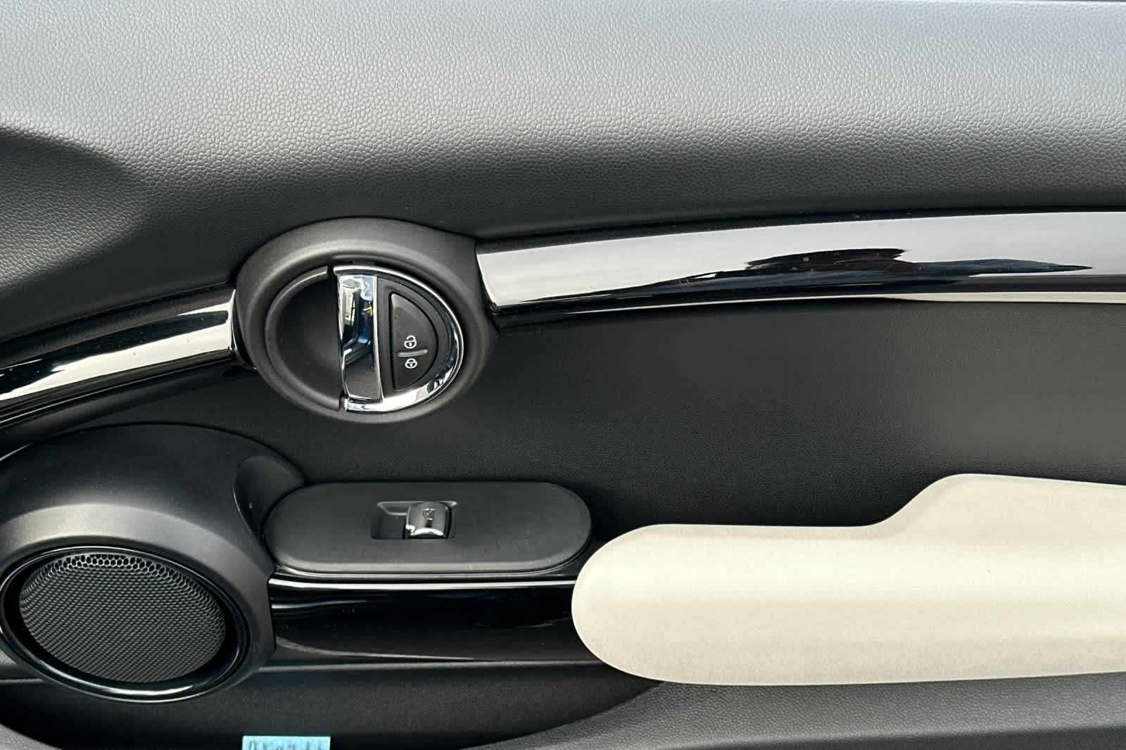 Thumbnail: 2024 MINI Cooper Convertible - 15