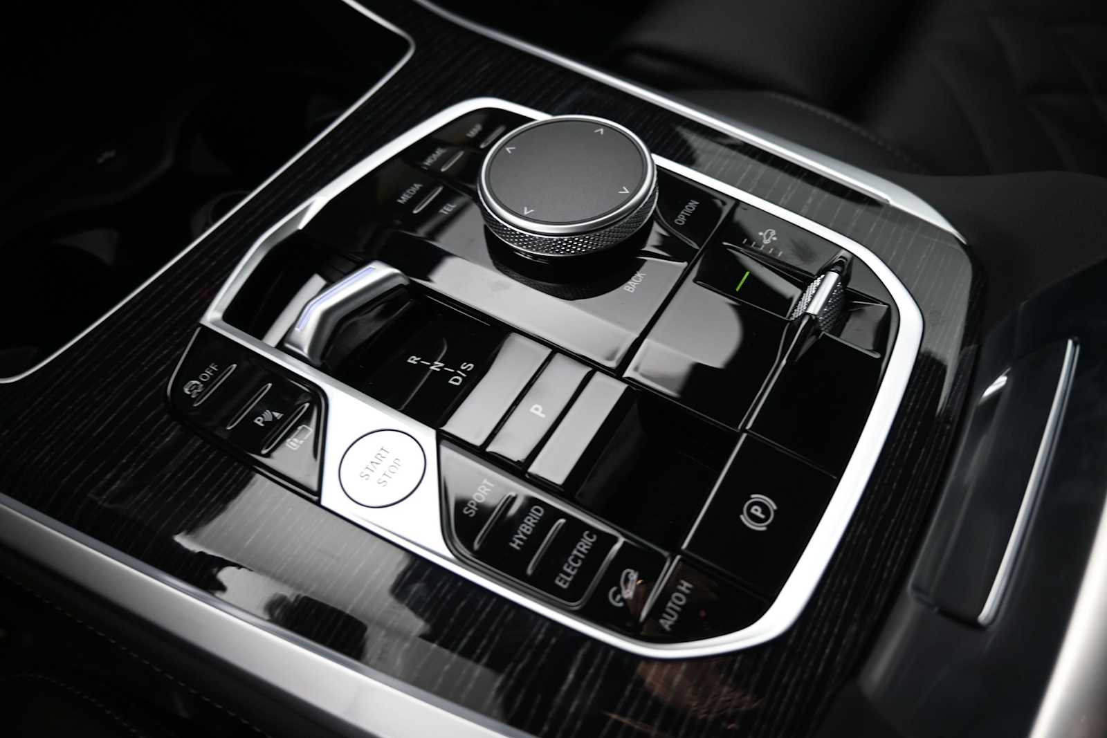 Thumbnail: 2026 BMW X5 - 12