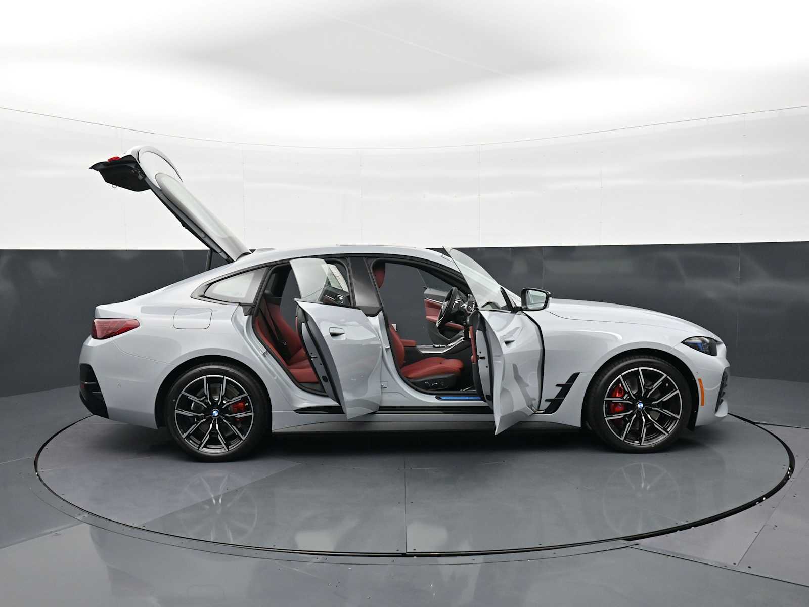 Thumbnail: 2026 BMW i4 - 35