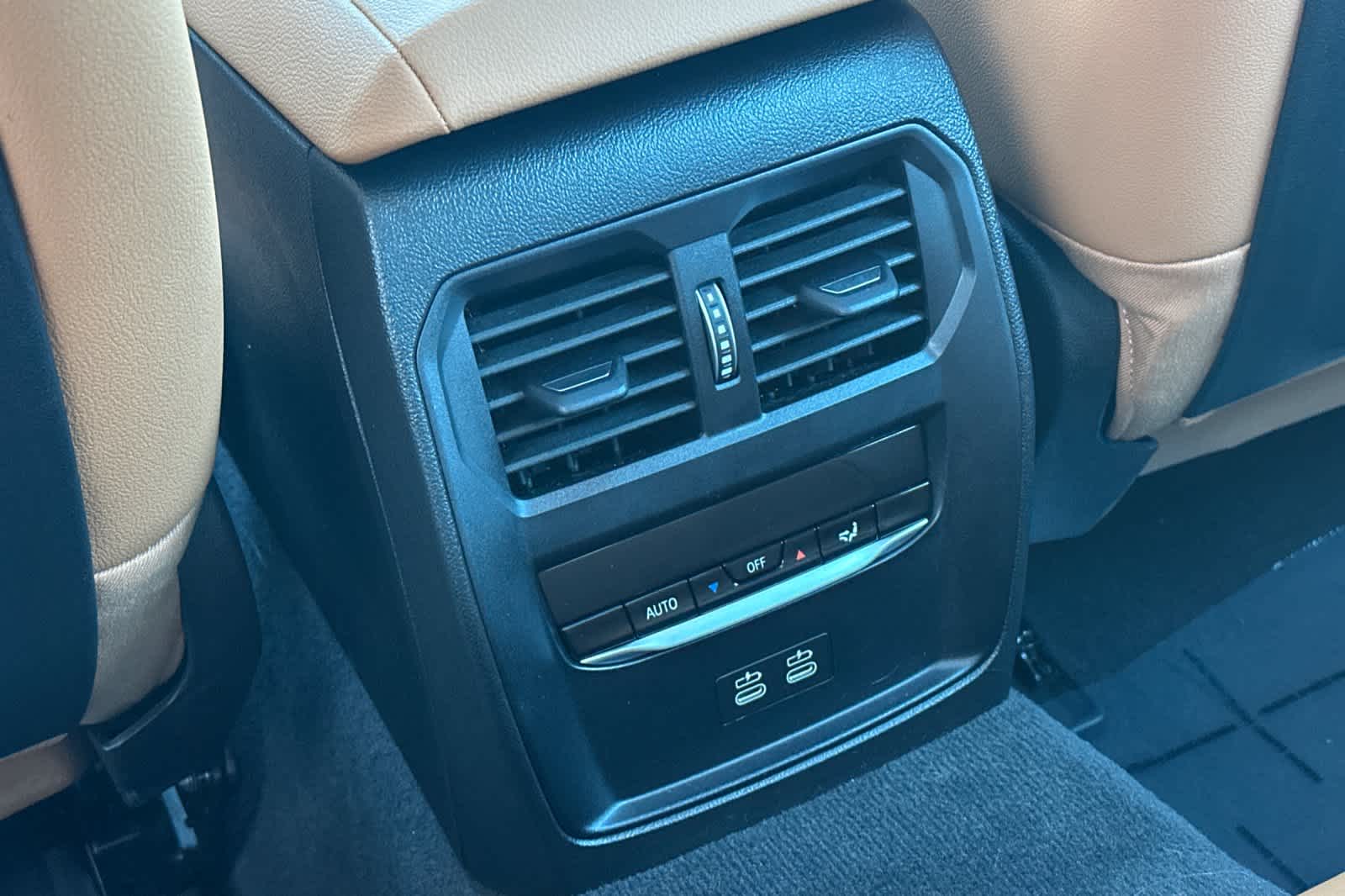 Thumbnail: 2025 BMW i4 - 14