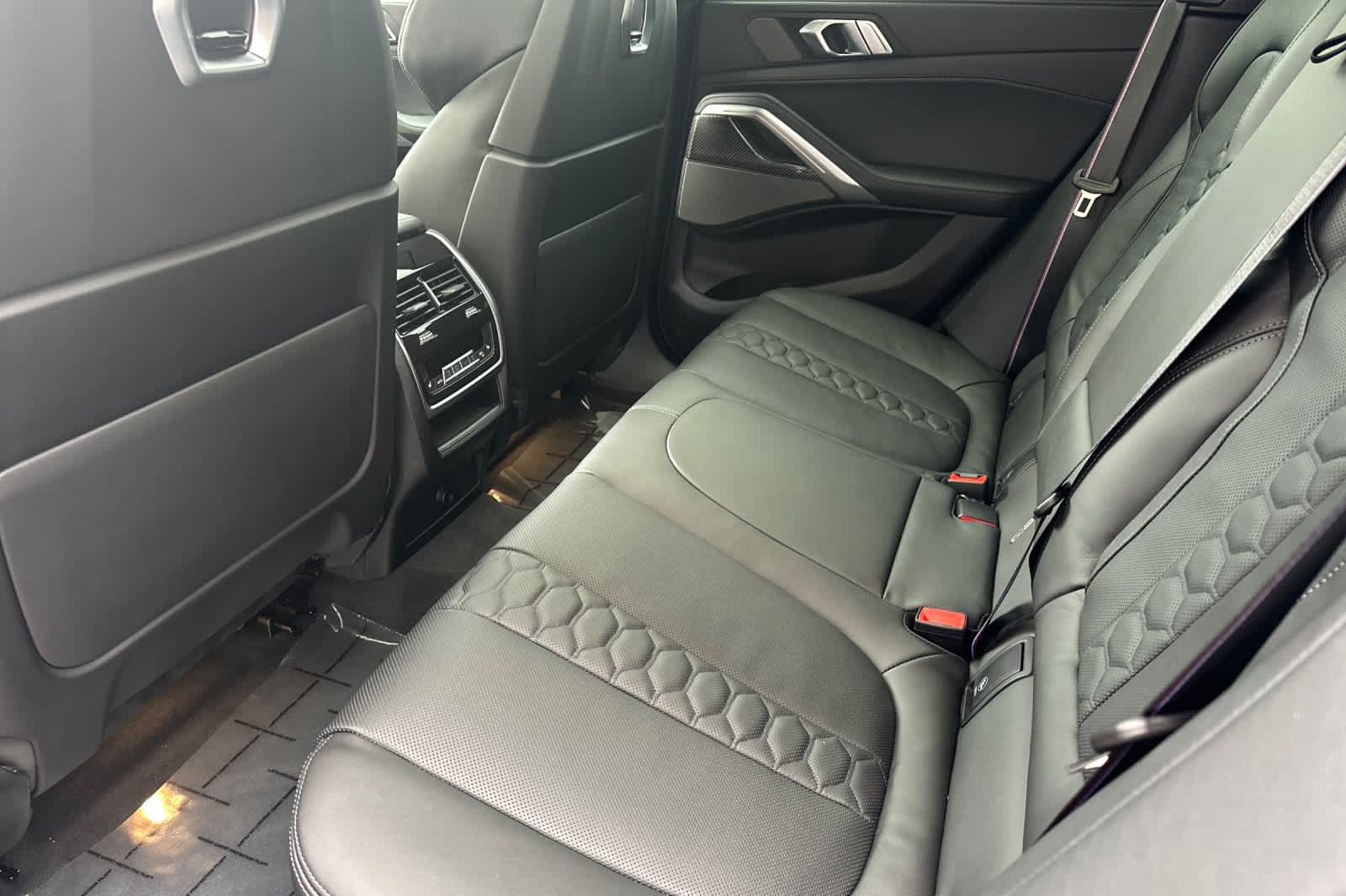 Thumbnail: 2026 BMW X6 - 4