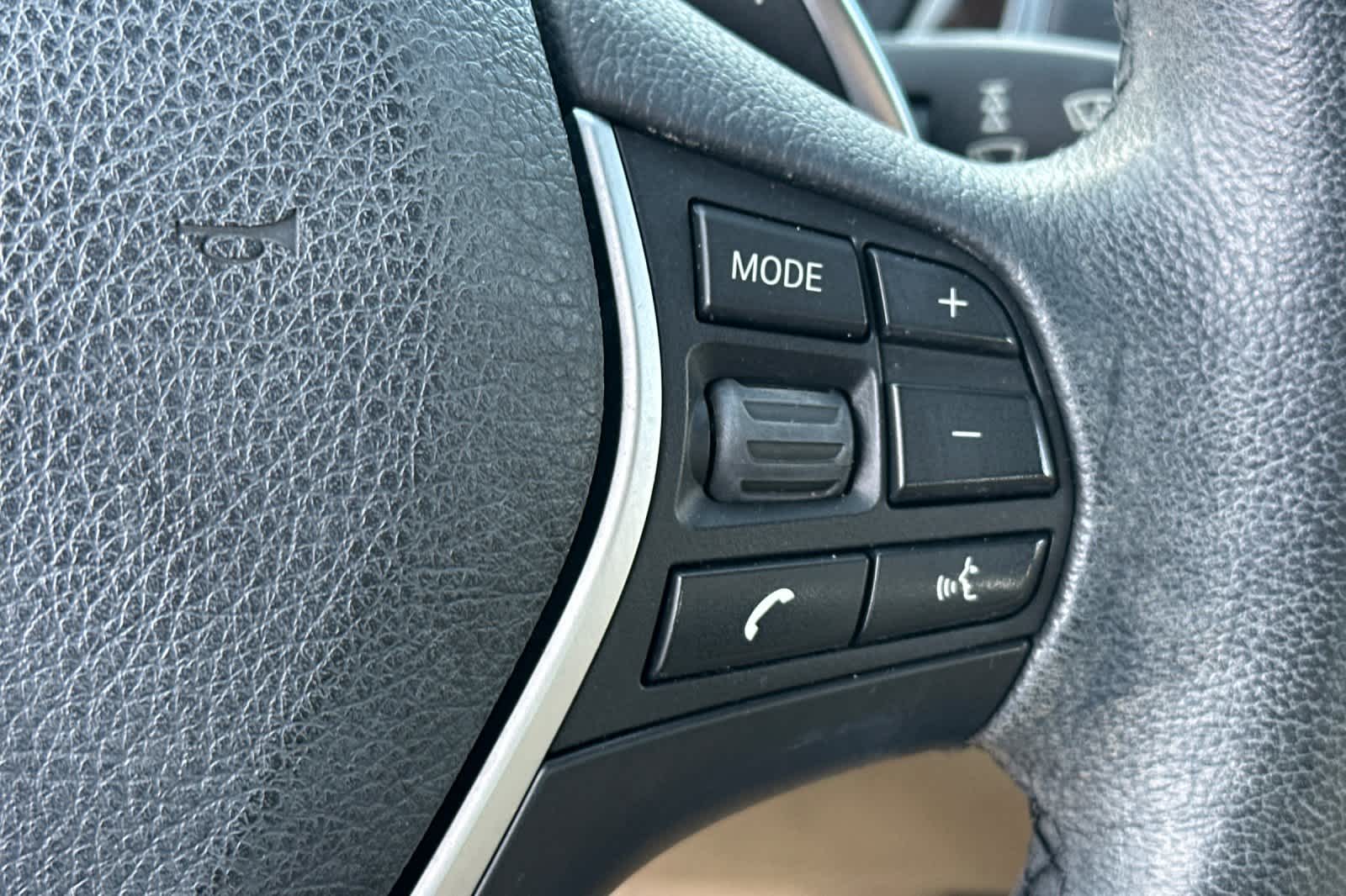 Thumbnail: 2016 BMW 3 Series - 30