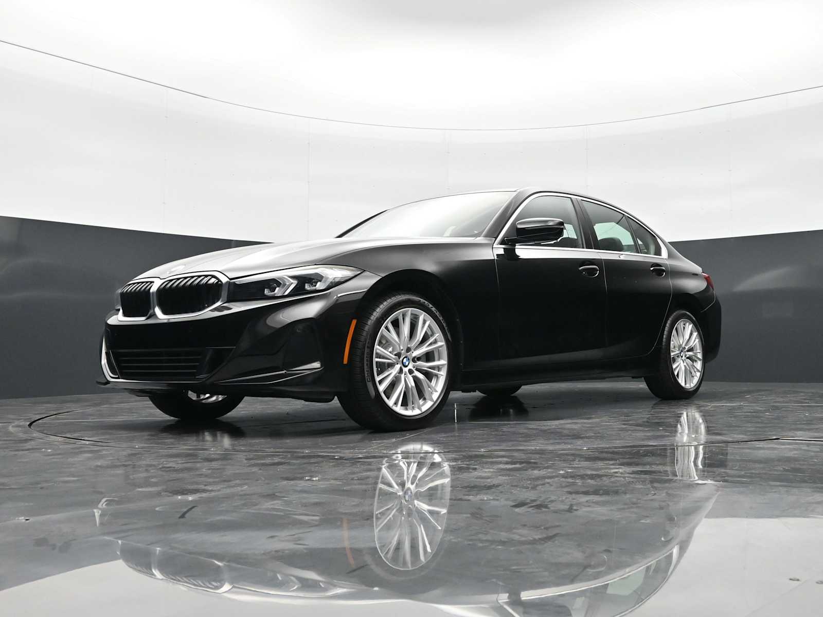 Thumbnail: 2024 BMW 3 Series - 25
