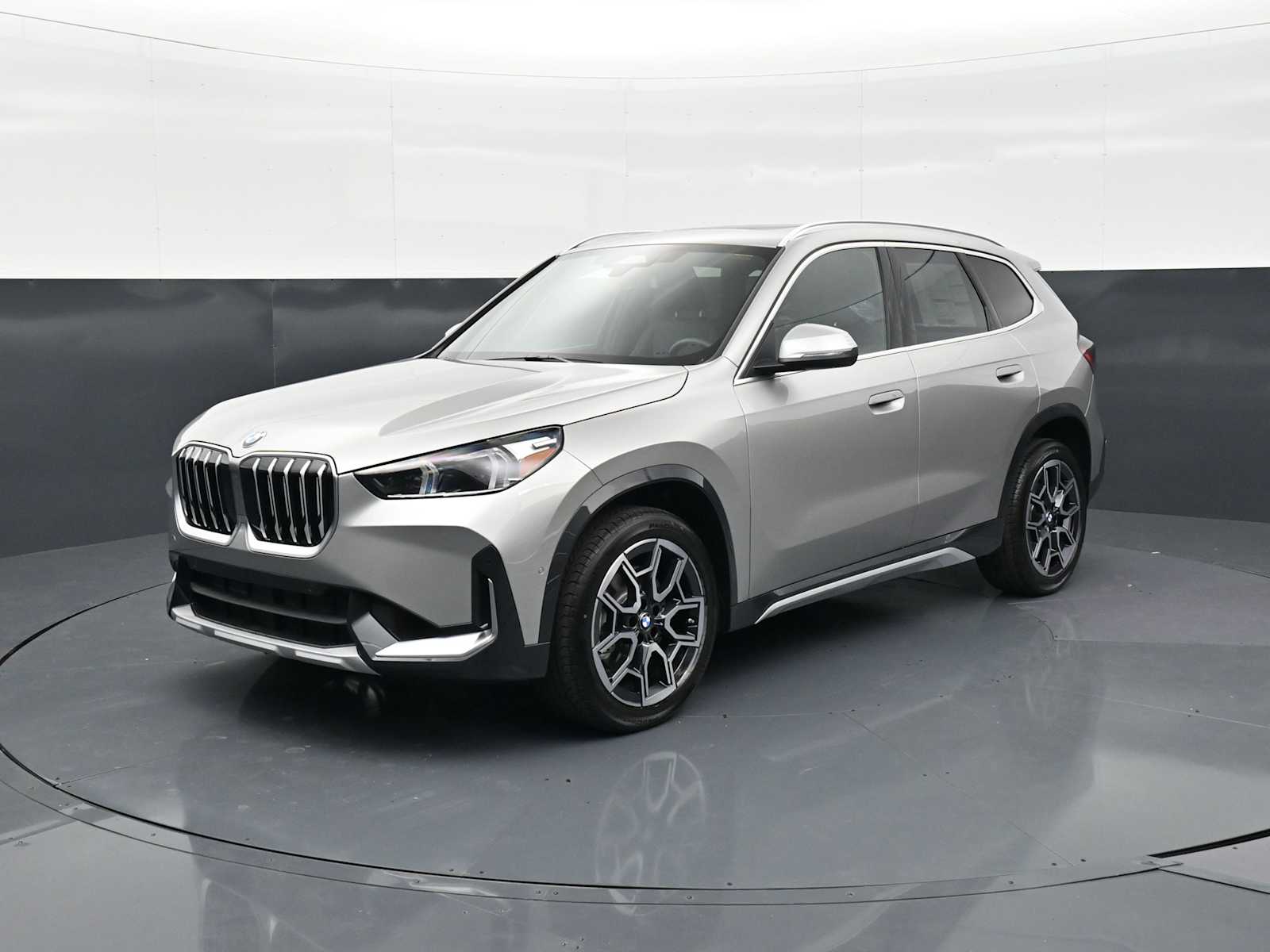 2026 BMW X1 xDrive28i's photo