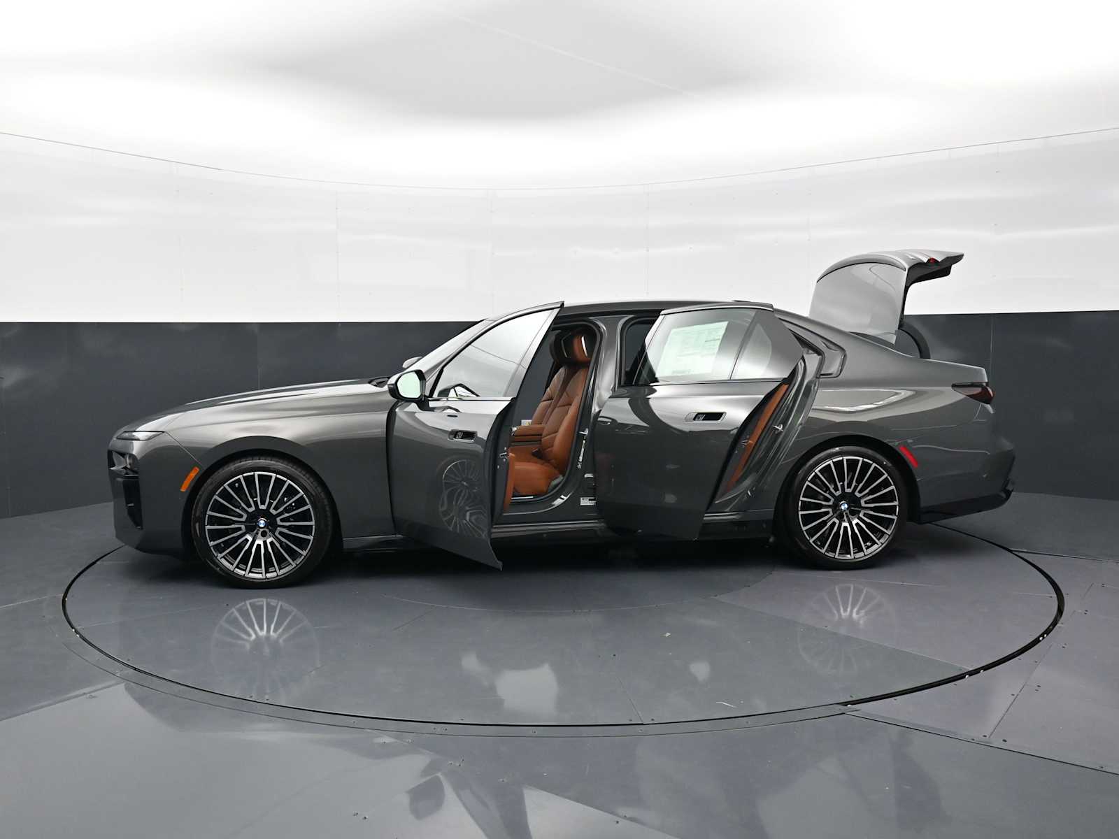 Thumbnail: 2026 BMW 7 Series - 36
