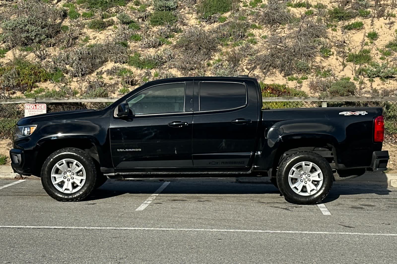 Thumbnail: 2022 Chevrolet Colorado - 9