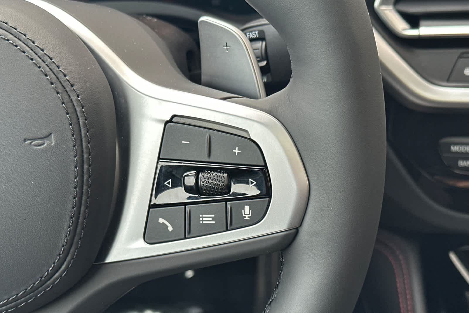 Thumbnail: 2025 BMW X4 - 27