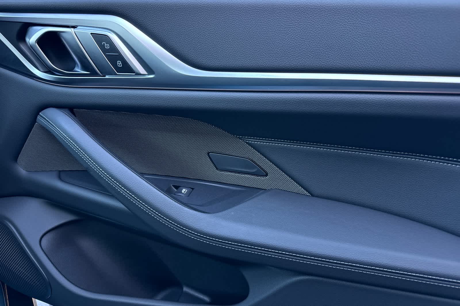 Thumbnail: 2025 BMW i4 - 17