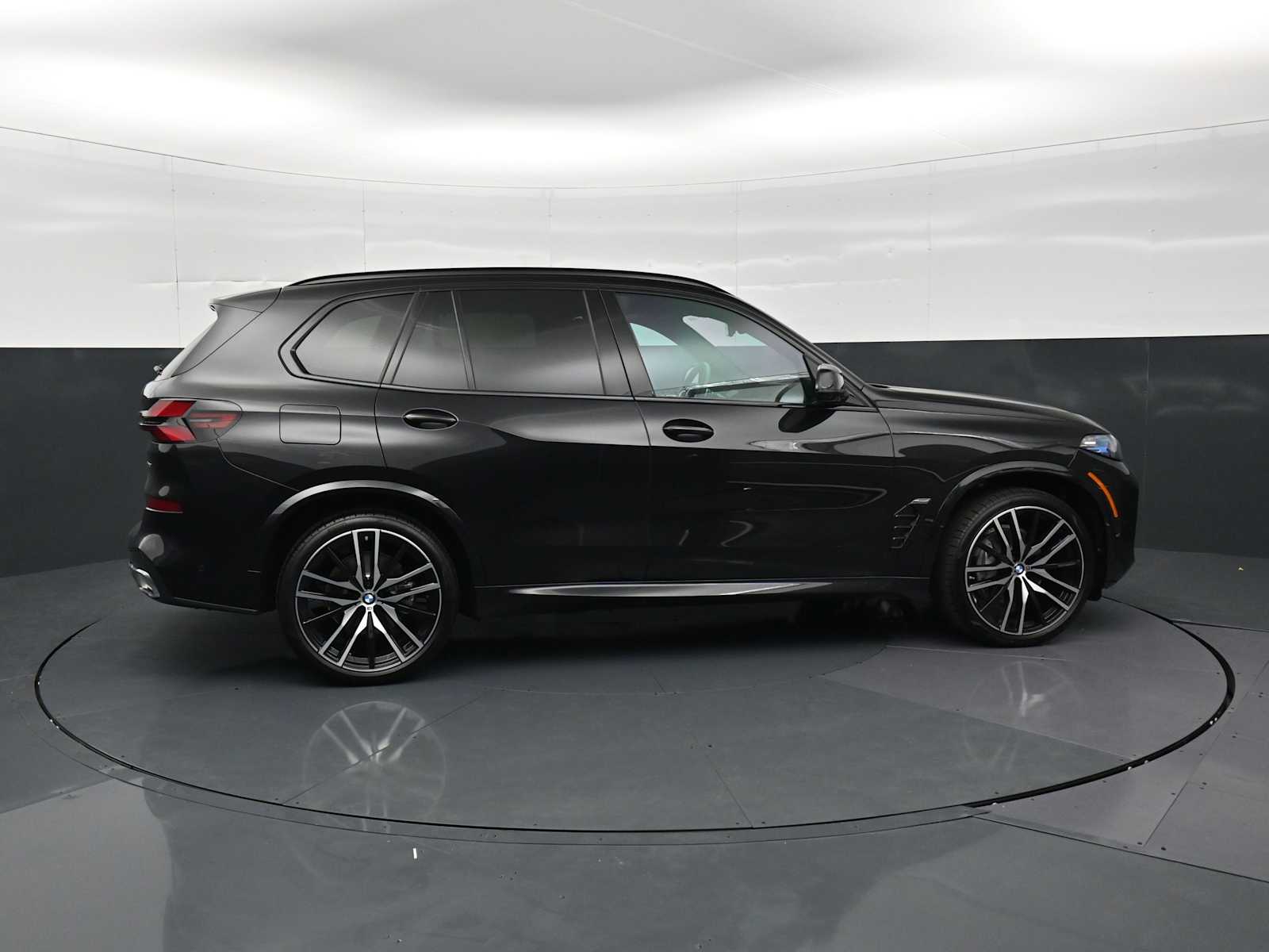 Thumbnail: 2026 BMW X5 - 4