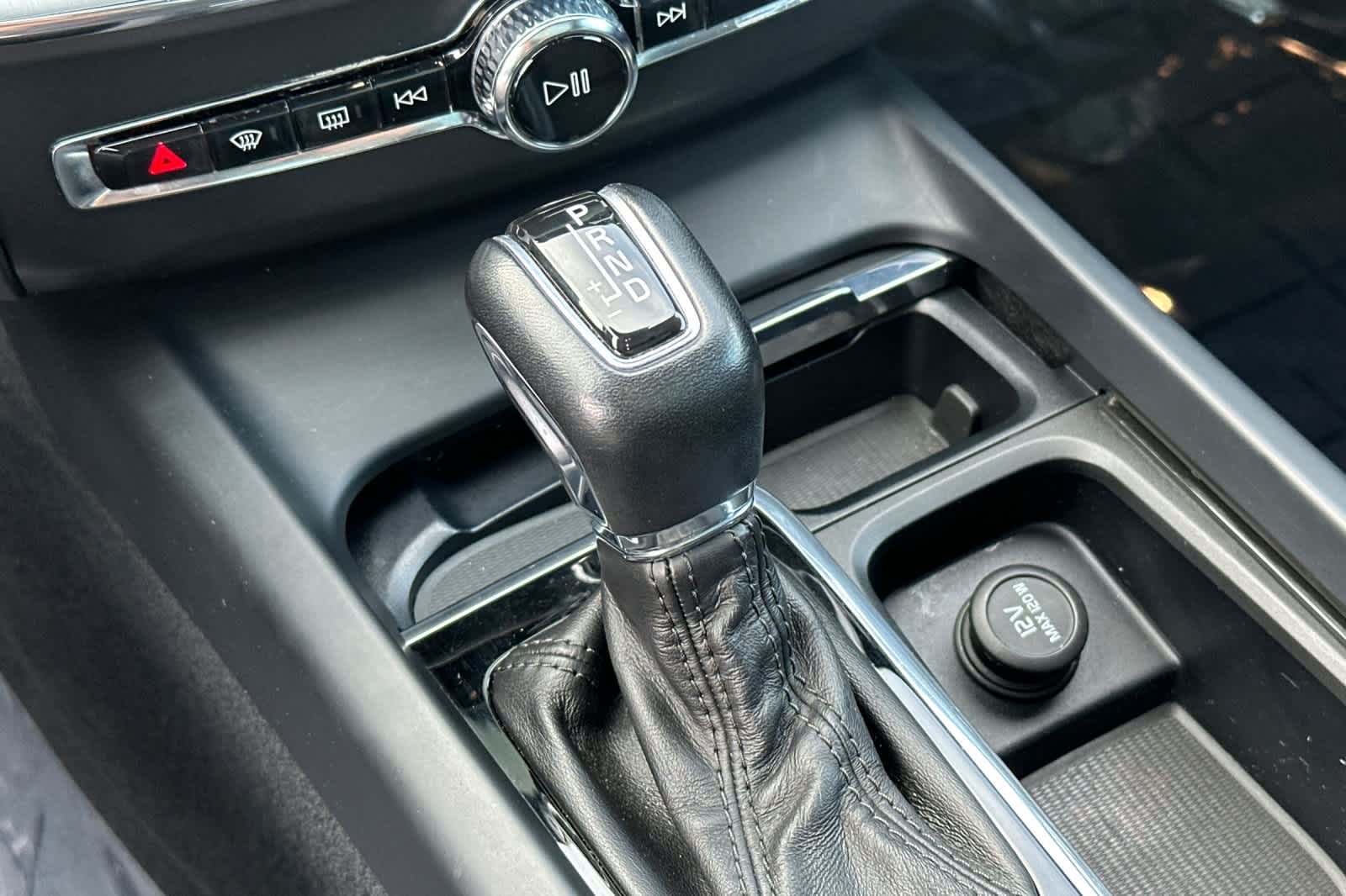 Thumbnail: 2018 Volvo XC60 - 22