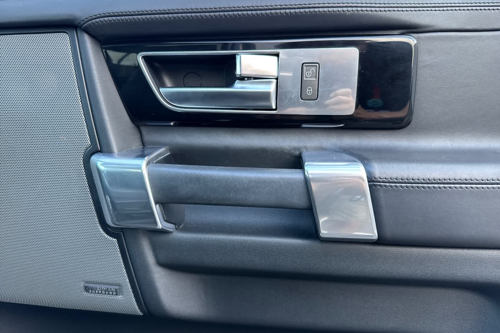 Thumbnail: 2016 Land Rover LR4 - 19
