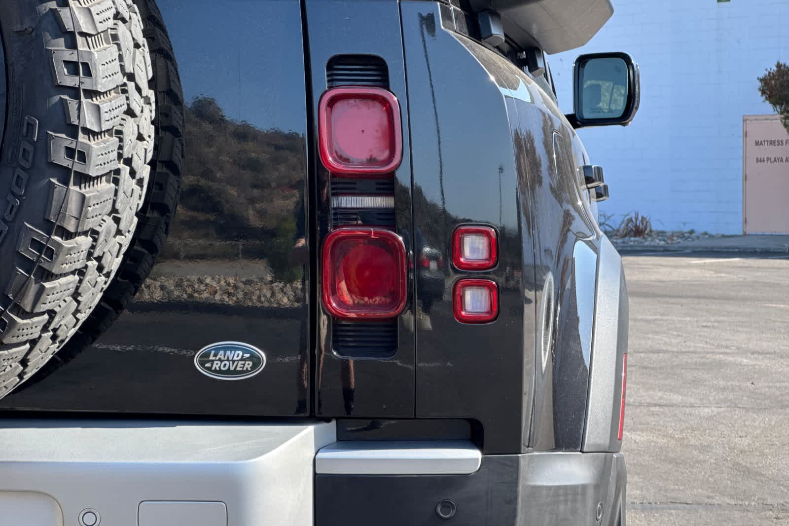 Thumbnail: 2020 Land Rover Defender - 32