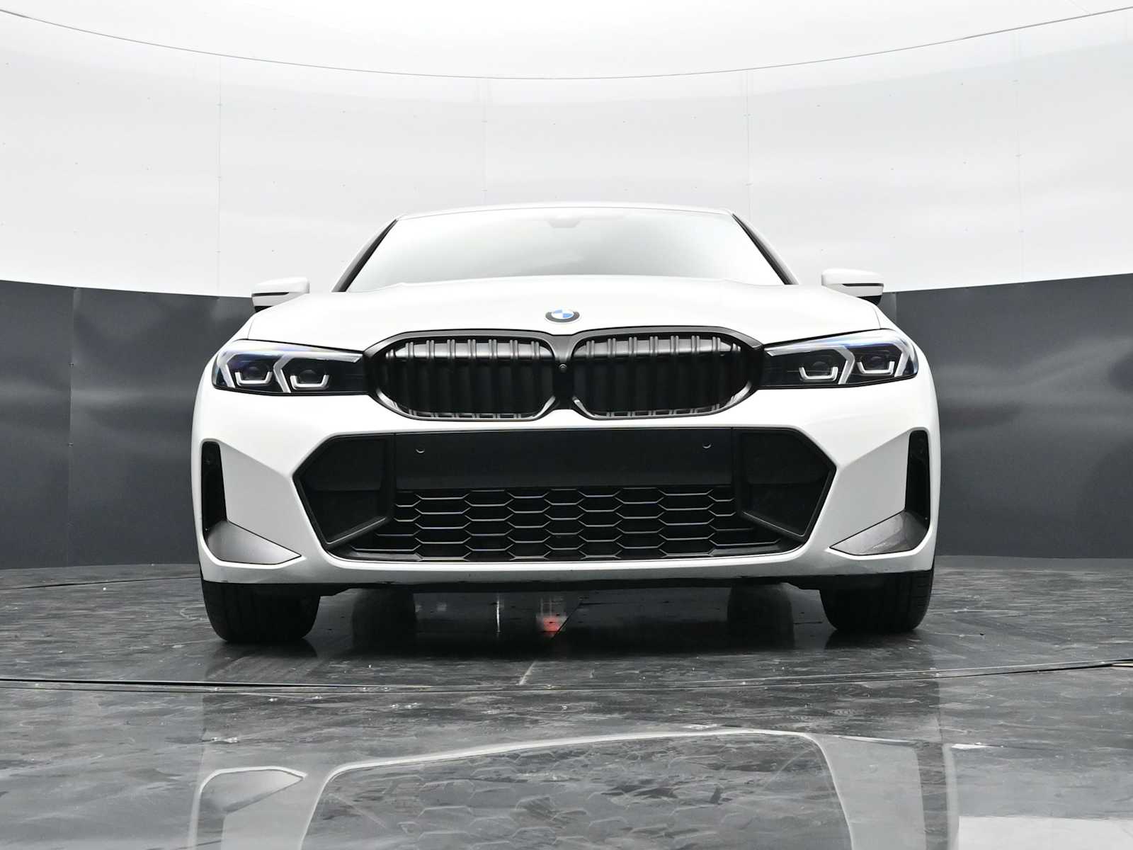 Thumbnail: 2024 BMW 3 Series - 26