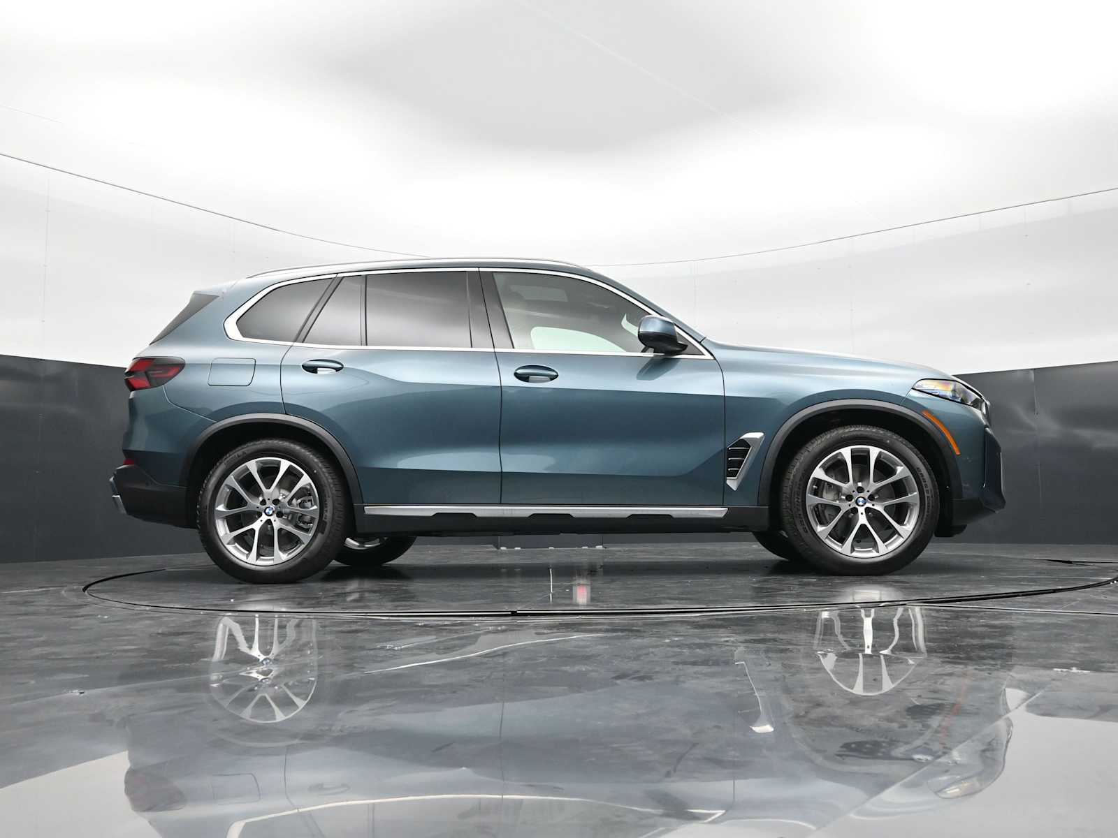 Thumbnail: 2026 BMW X5 - 28