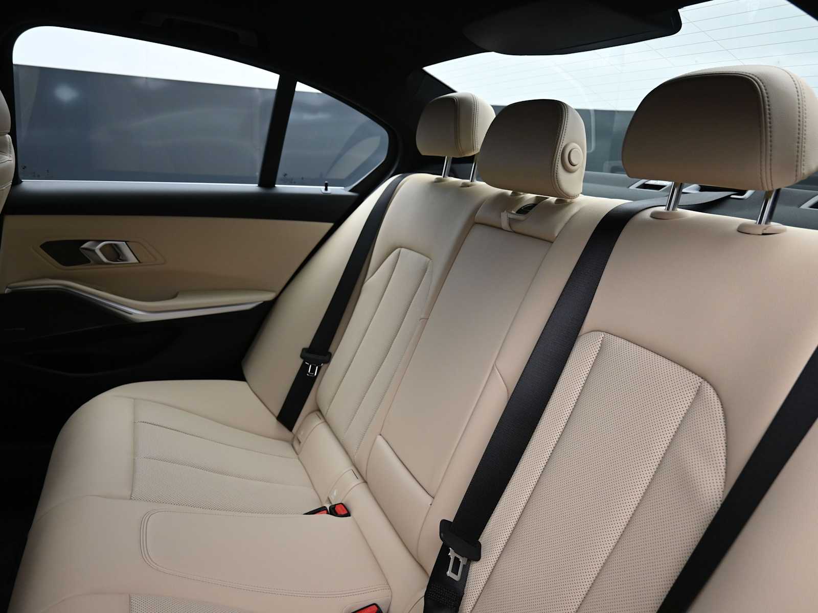 Thumbnail: 2026 BMW 3 Series - 15