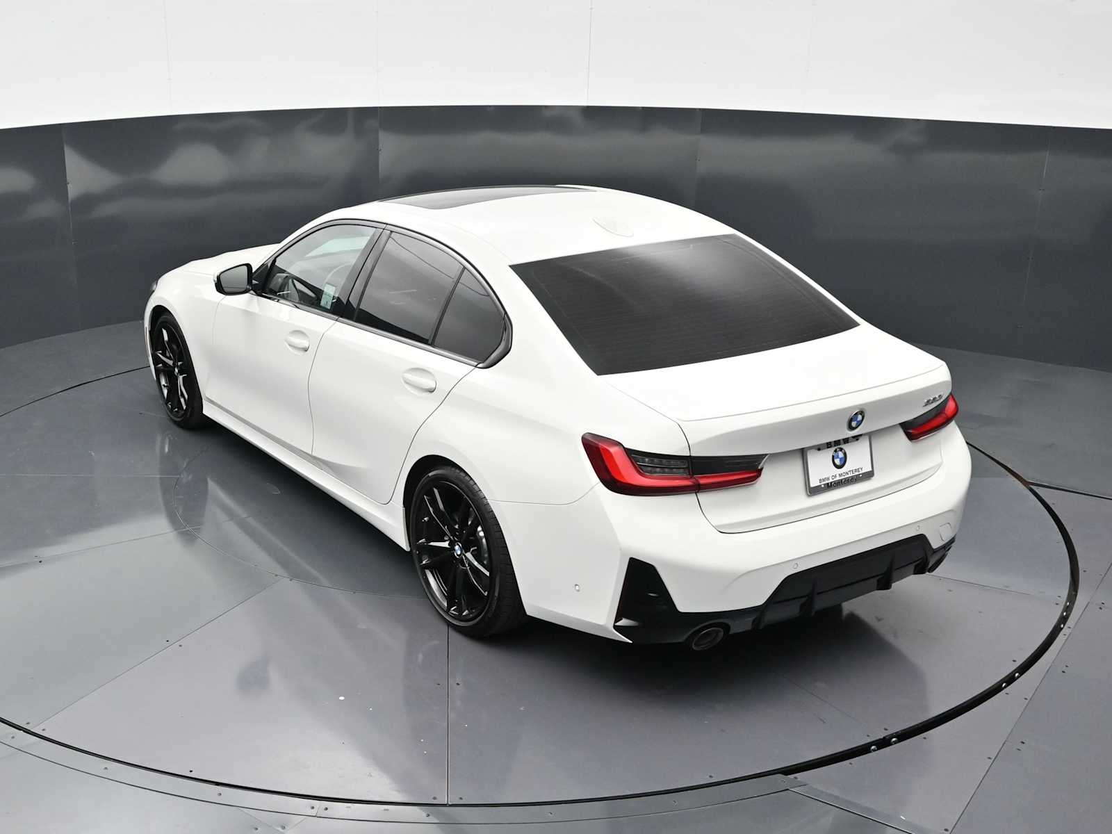 Thumbnail: 2024 BMW 3 Series - 23