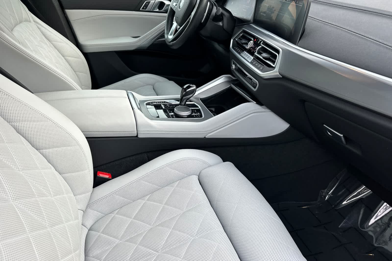 Thumbnail: 2023 BMW X6 - 17