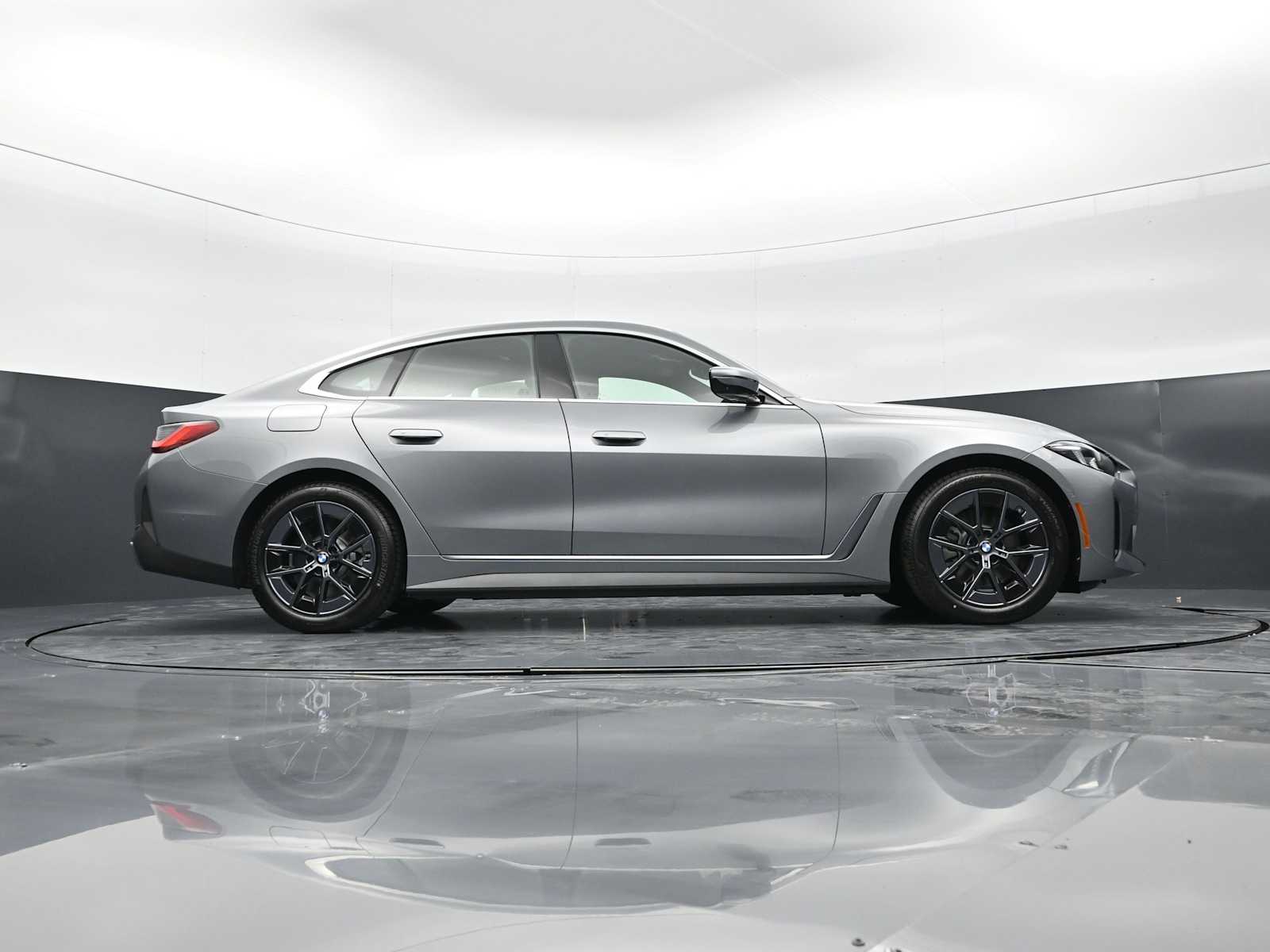 Thumbnail: 2026 BMW i4 - 28