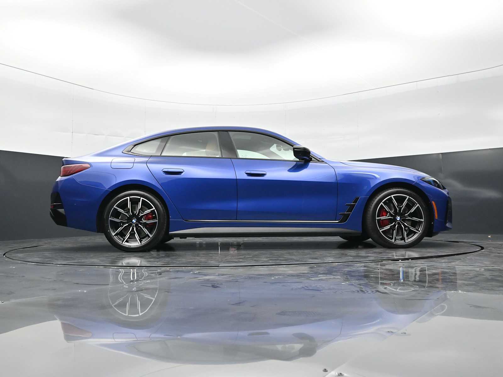 Thumbnail: 2026 BMW i4 - 27