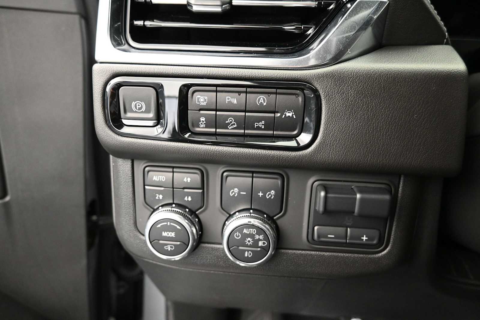 Thumbnail: 2025 GMC Yukon - 12
