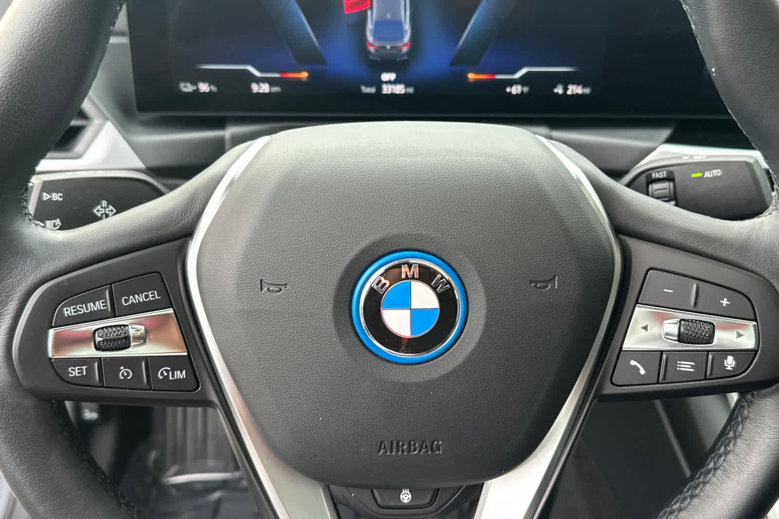 Thumbnail: 2023 BMW i4 - 25