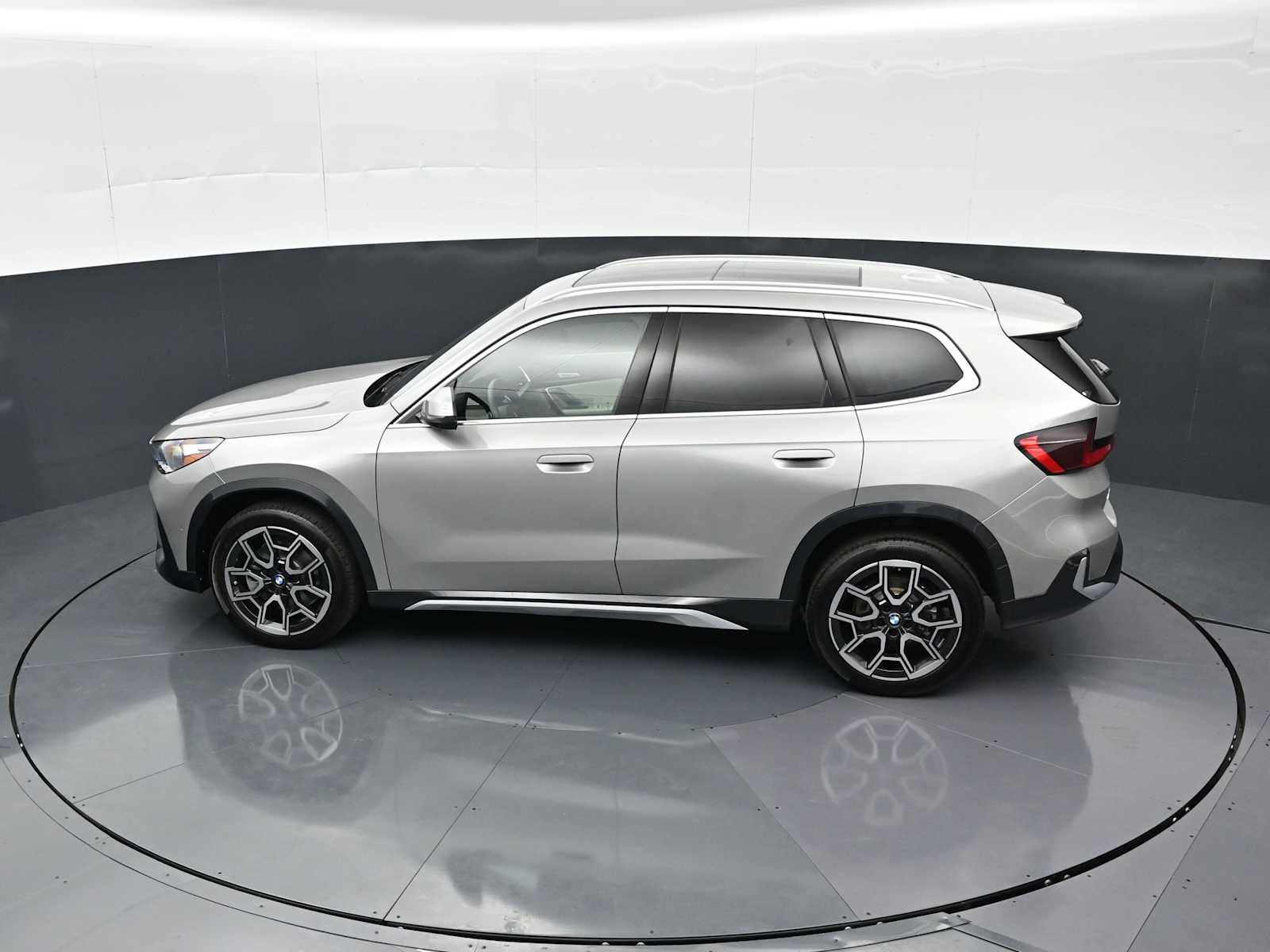 Thumbnail: 2026 BMW X1 - 23