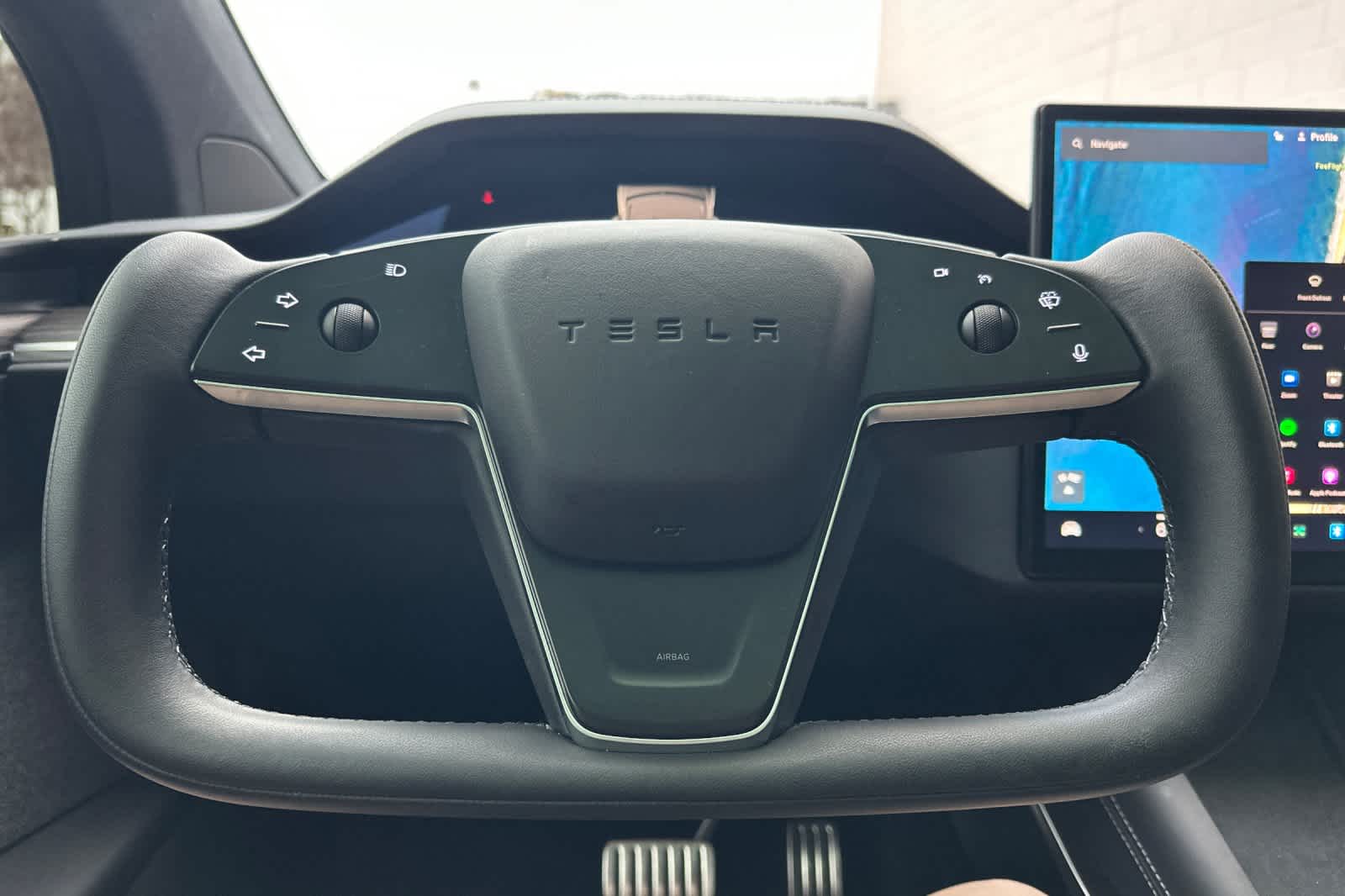 Thumbnail: 2022 Tesla Model X - 25