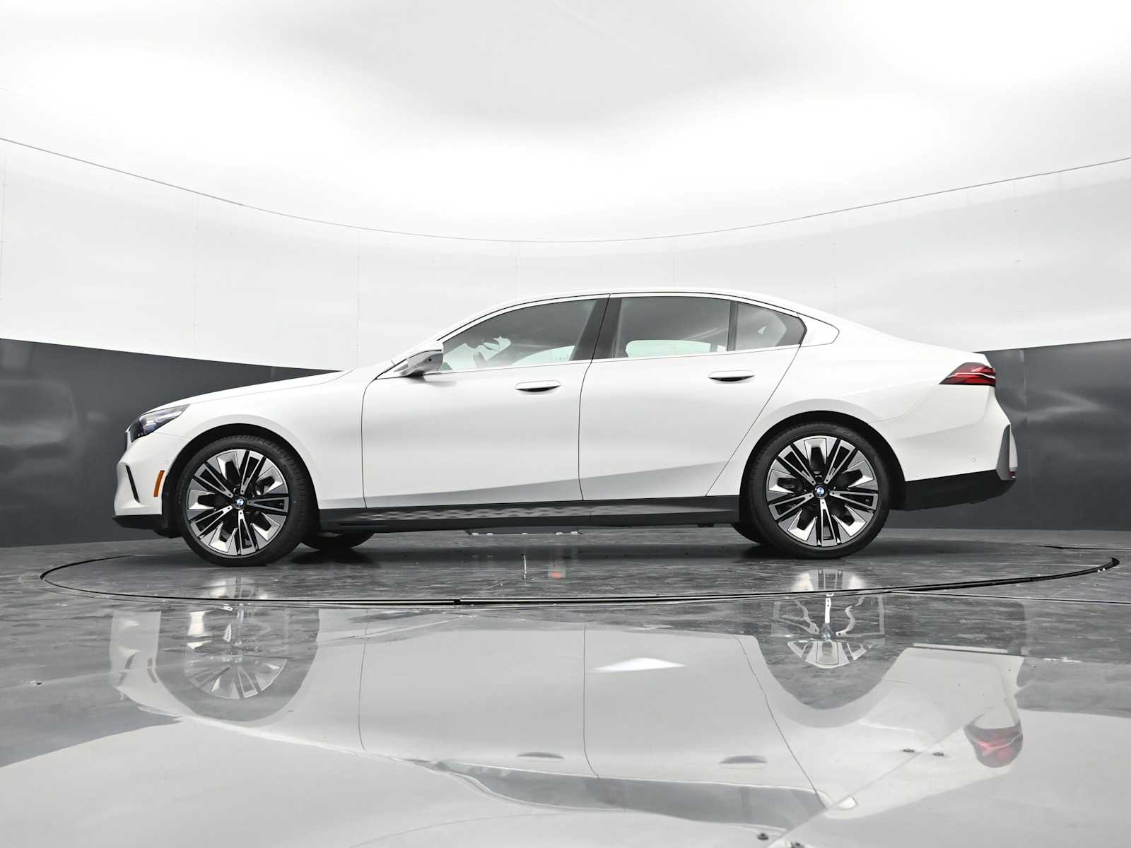 2026 BMW 5 Series 530i - Photo 31