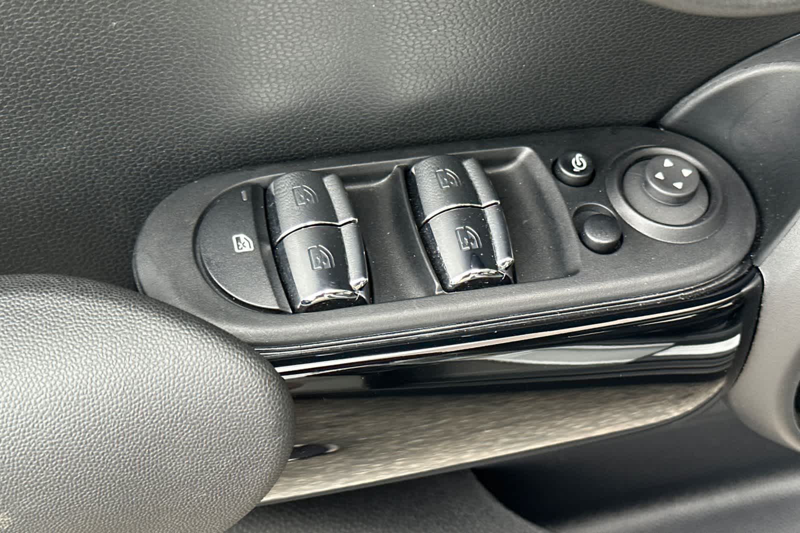 Thumbnail: 2024 MINI Cooper Hardtop - 13