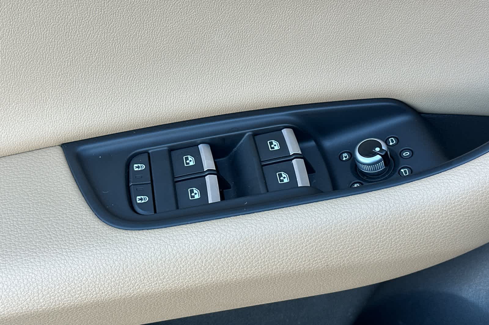 Thumbnail: 2022 Audi Q7 - 13