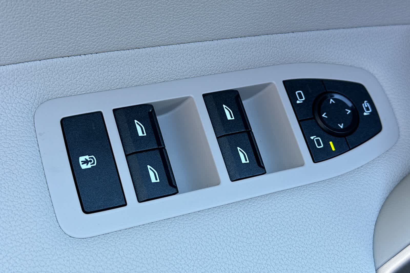 Thumbnail: 2026 BMW iX - 14