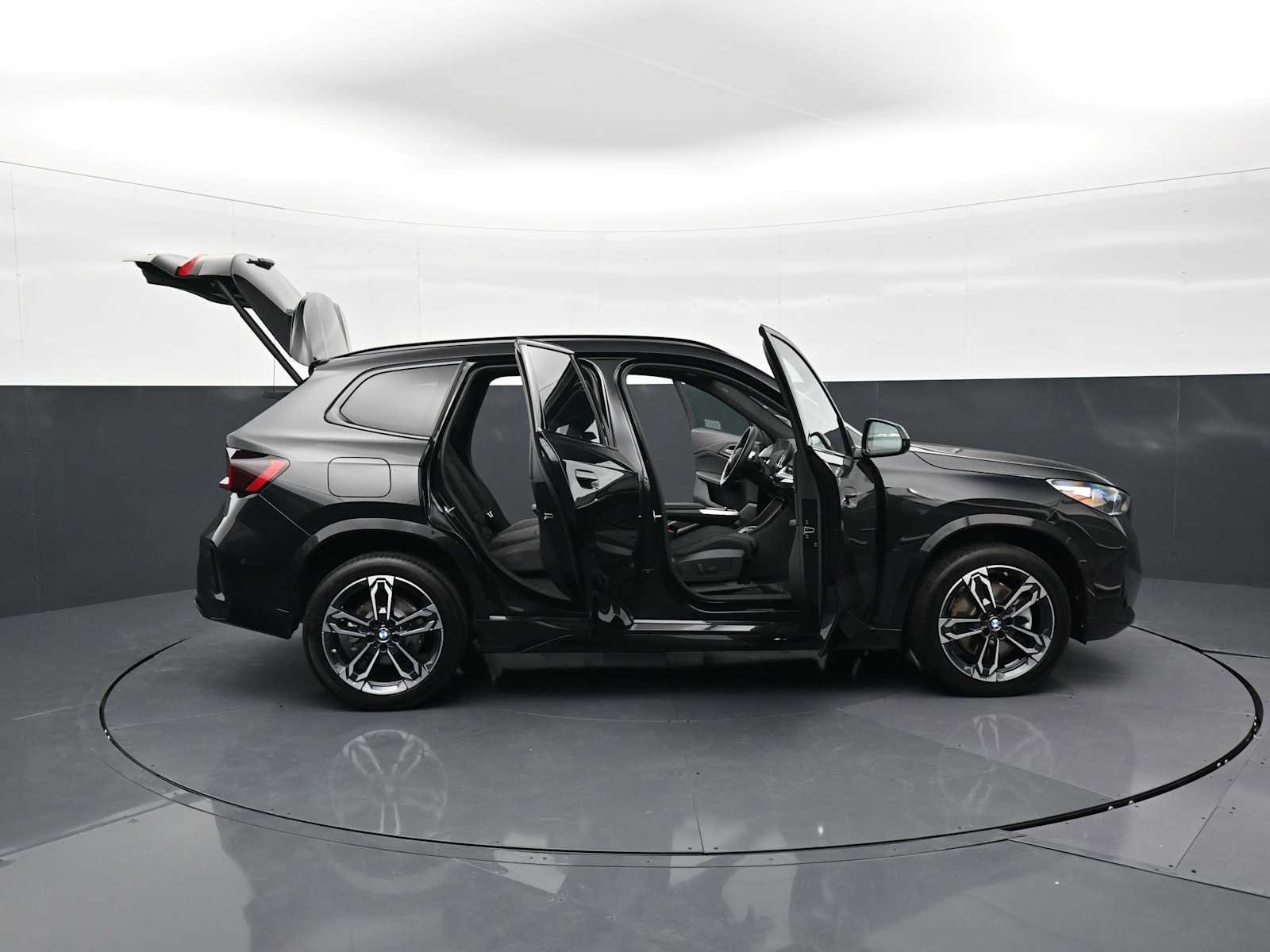 Thumbnail: 2023 BMW X1 - 34