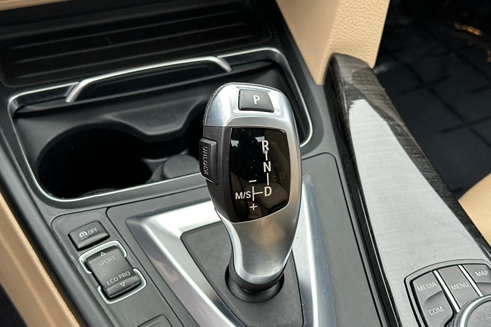 Thumbnail: 2017 BMW 3 Series - 23