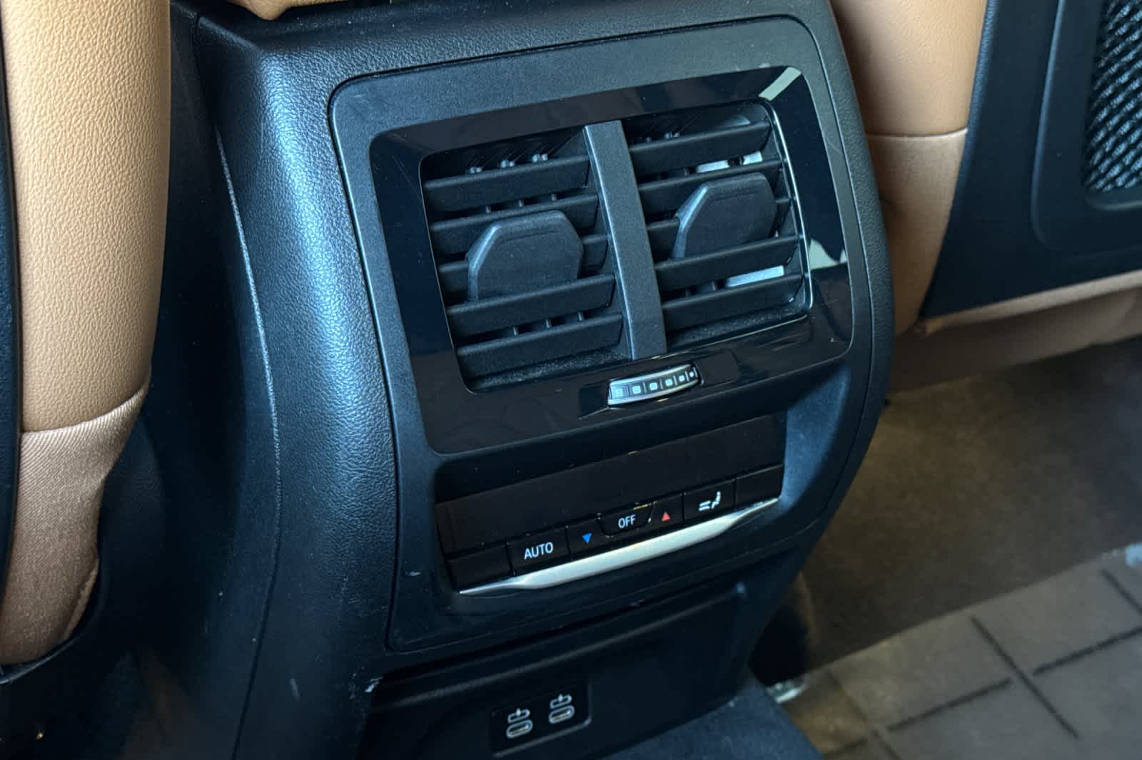 Thumbnail: 2024 BMW X4 - 14