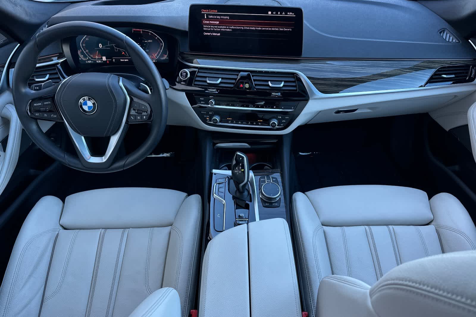 Thumbnail: 2023 BMW 5 Series - 3