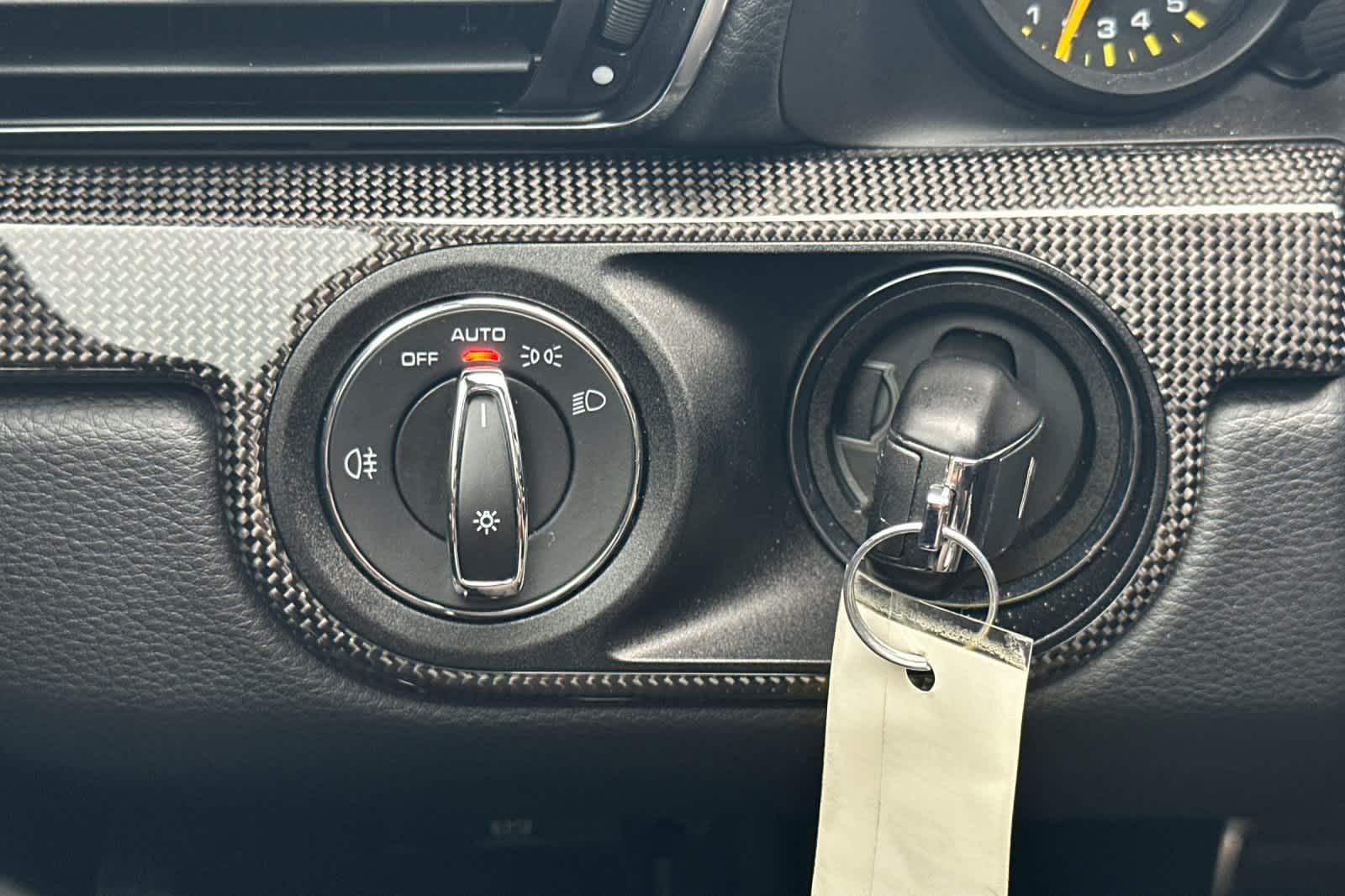 Thumbnail: 2016 Porsche 911 - 26