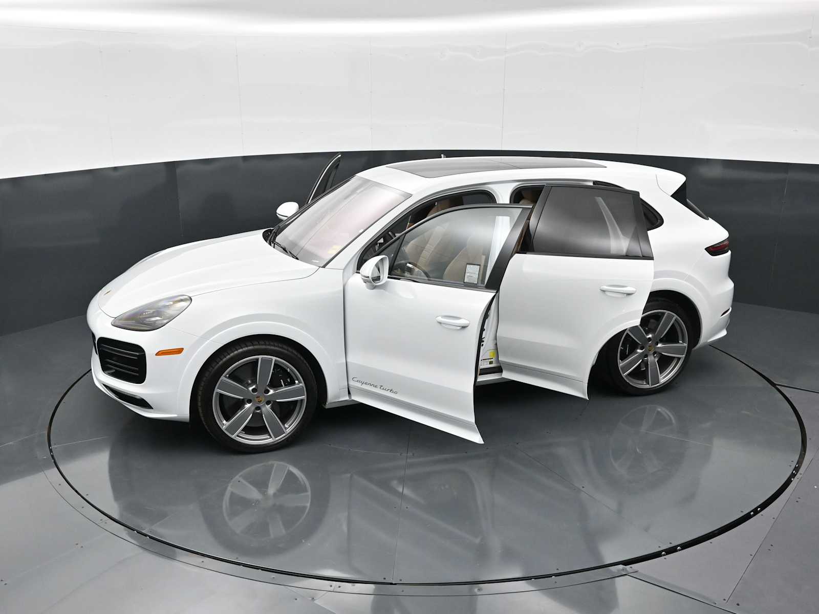 Thumbnail: 2021 Porsche Cayenne - 31