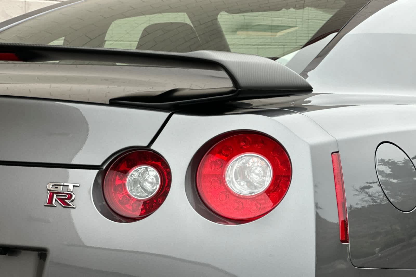 2013 Nissan GT-R Black Edition 29