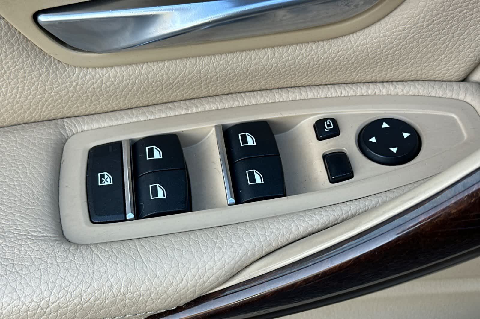 Thumbnail: 2016 BMW 3 Series - 15