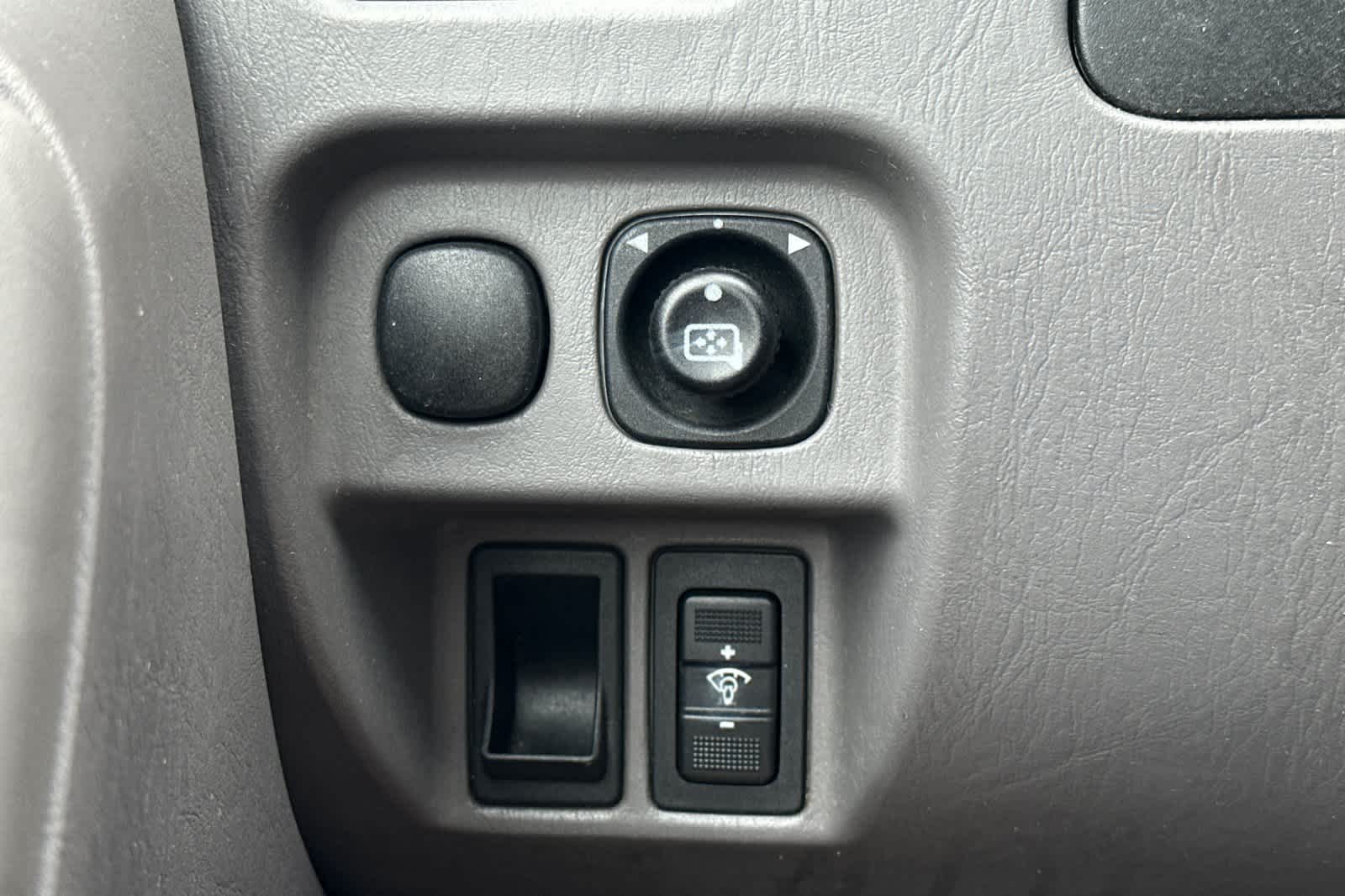 Thumbnail: 2002 Ford Escape - 29