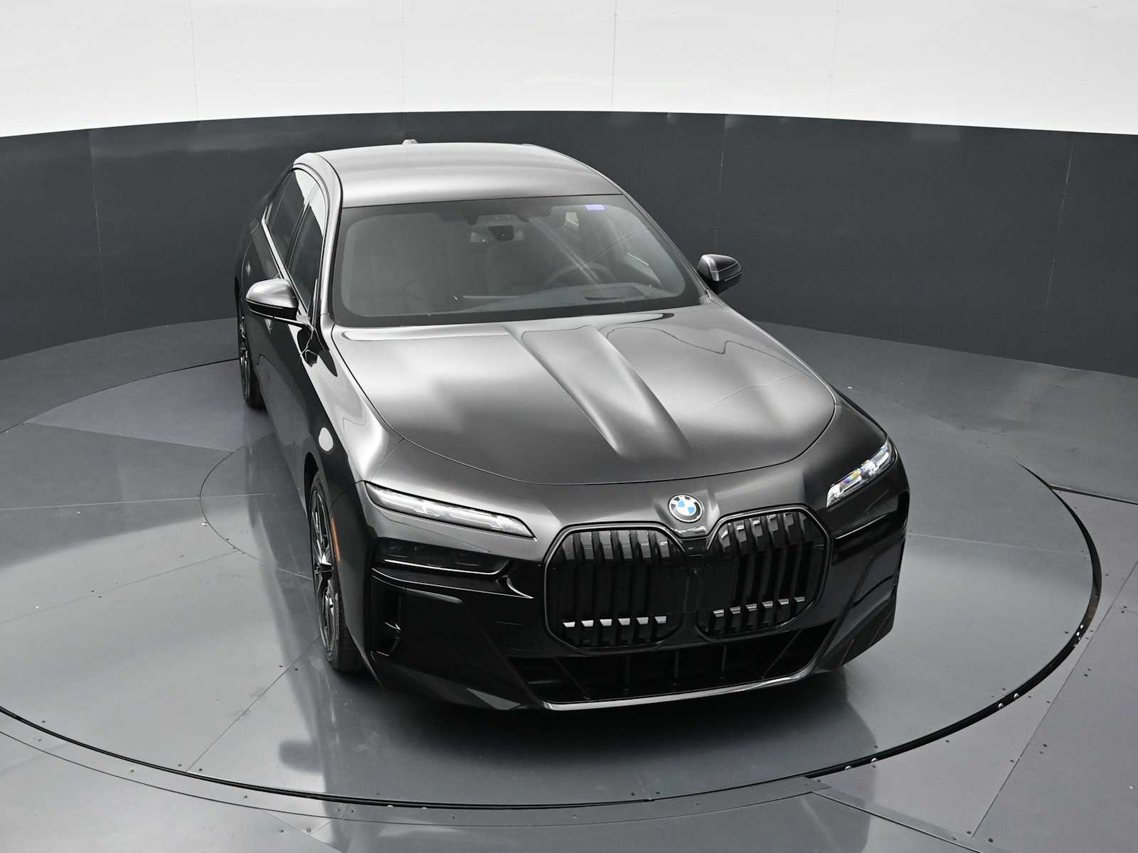Thumbnail: 2026 BMW 7 Series - 19