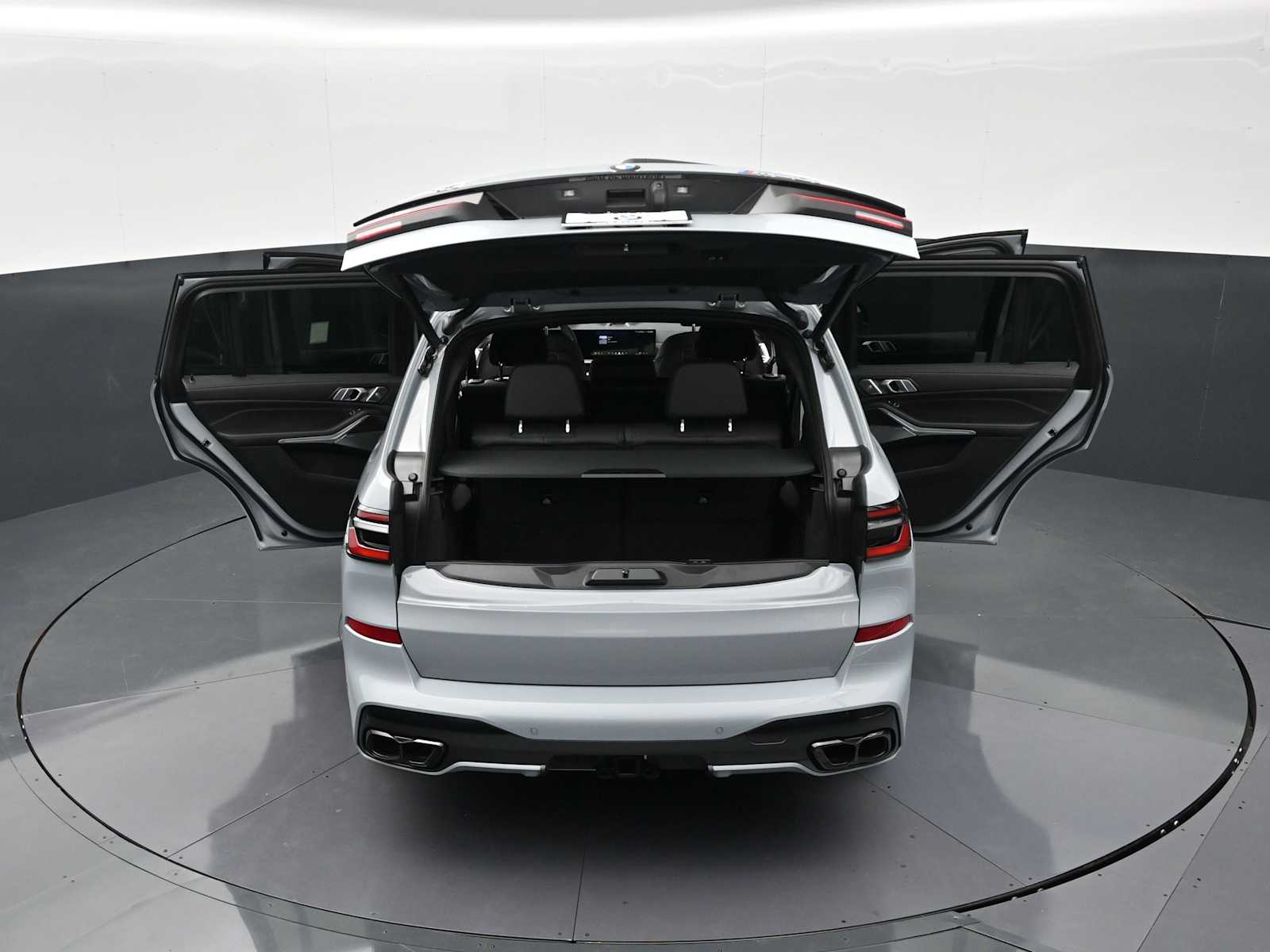 Thumbnail: 2026 BMW X7 - 33