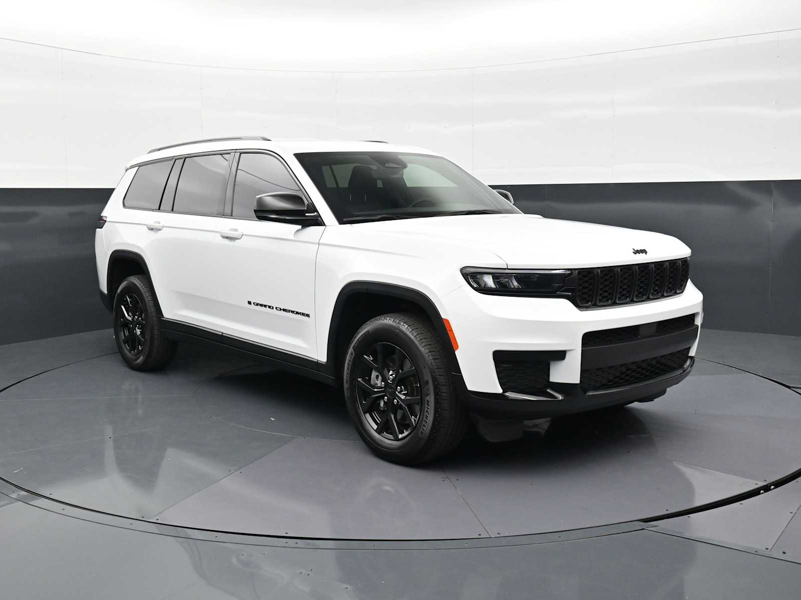 Thumbnail: 2024 Jeep Grand Cherokee L - 3