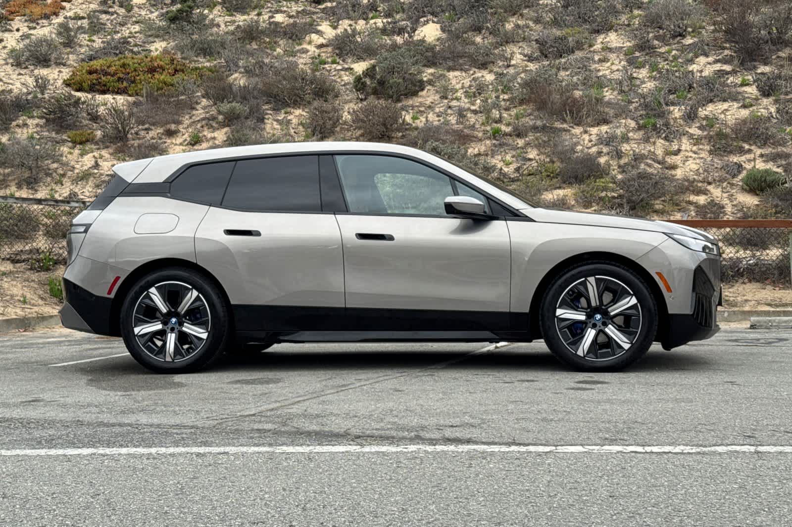 Thumbnail: 2025 BMW iX - 6