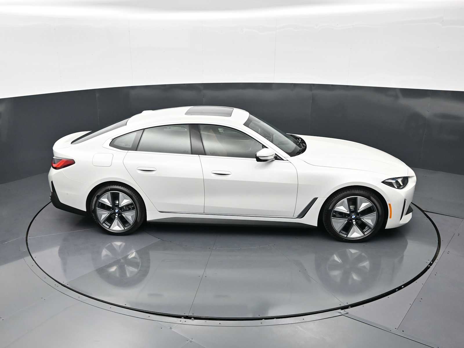 Thumbnail: 2026 BMW i4 - 20