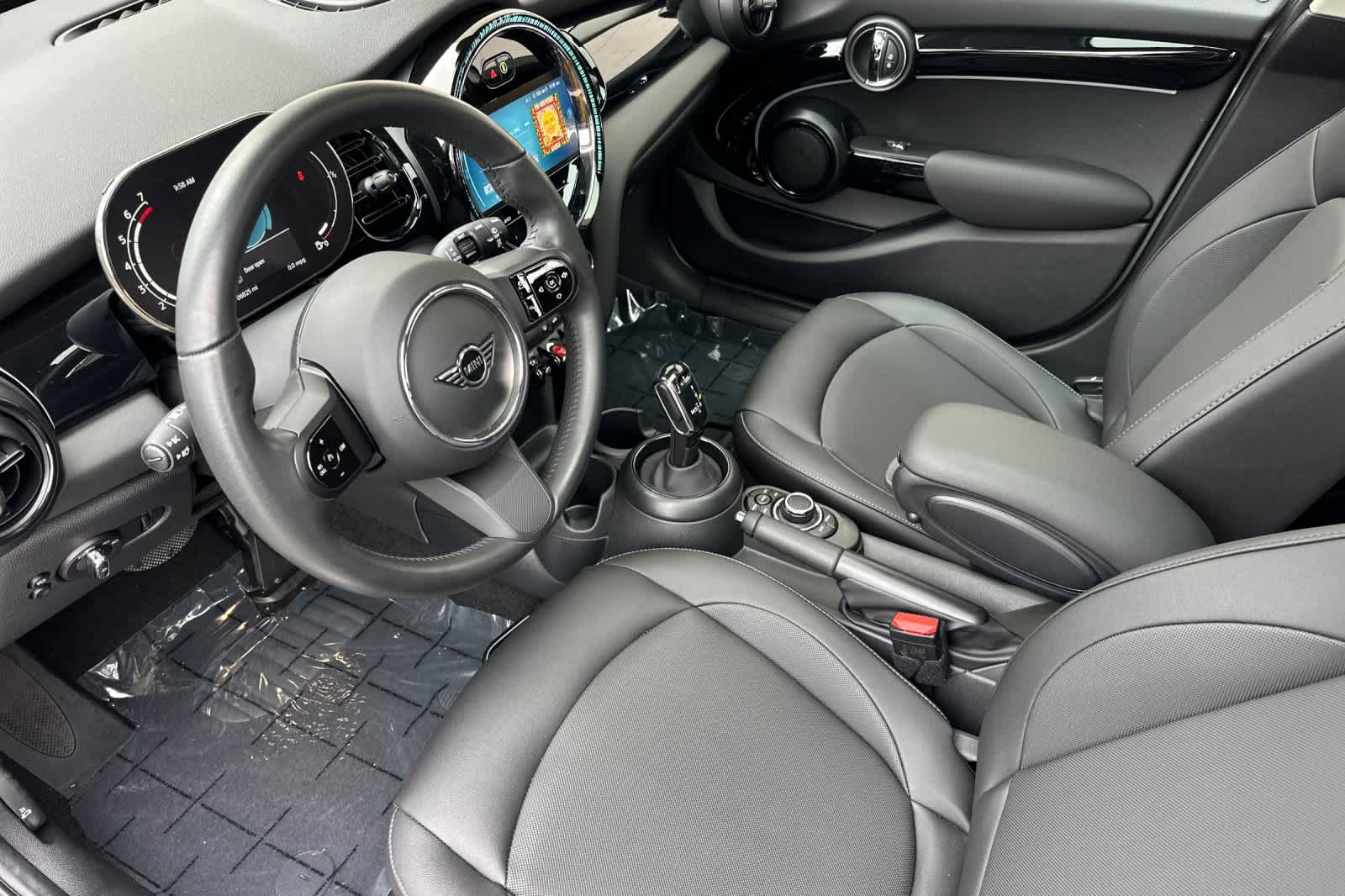 Thumbnail: 2024 MINI Cooper Hardtop - 11